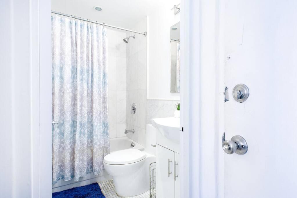62-3B Studio Prime UES Walk to Central Park