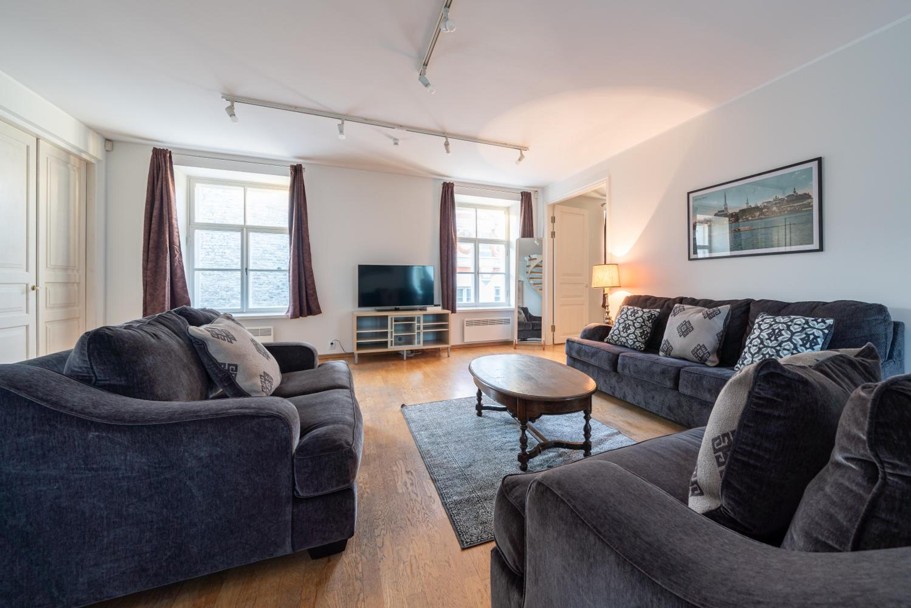 Hotel Old Town - Vana Viru Apartment - Image 1