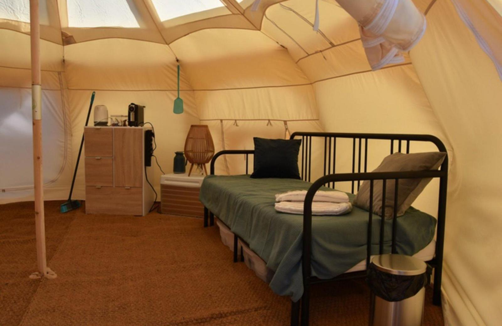 Stargazer Tent met sterrenuitzicht view 2