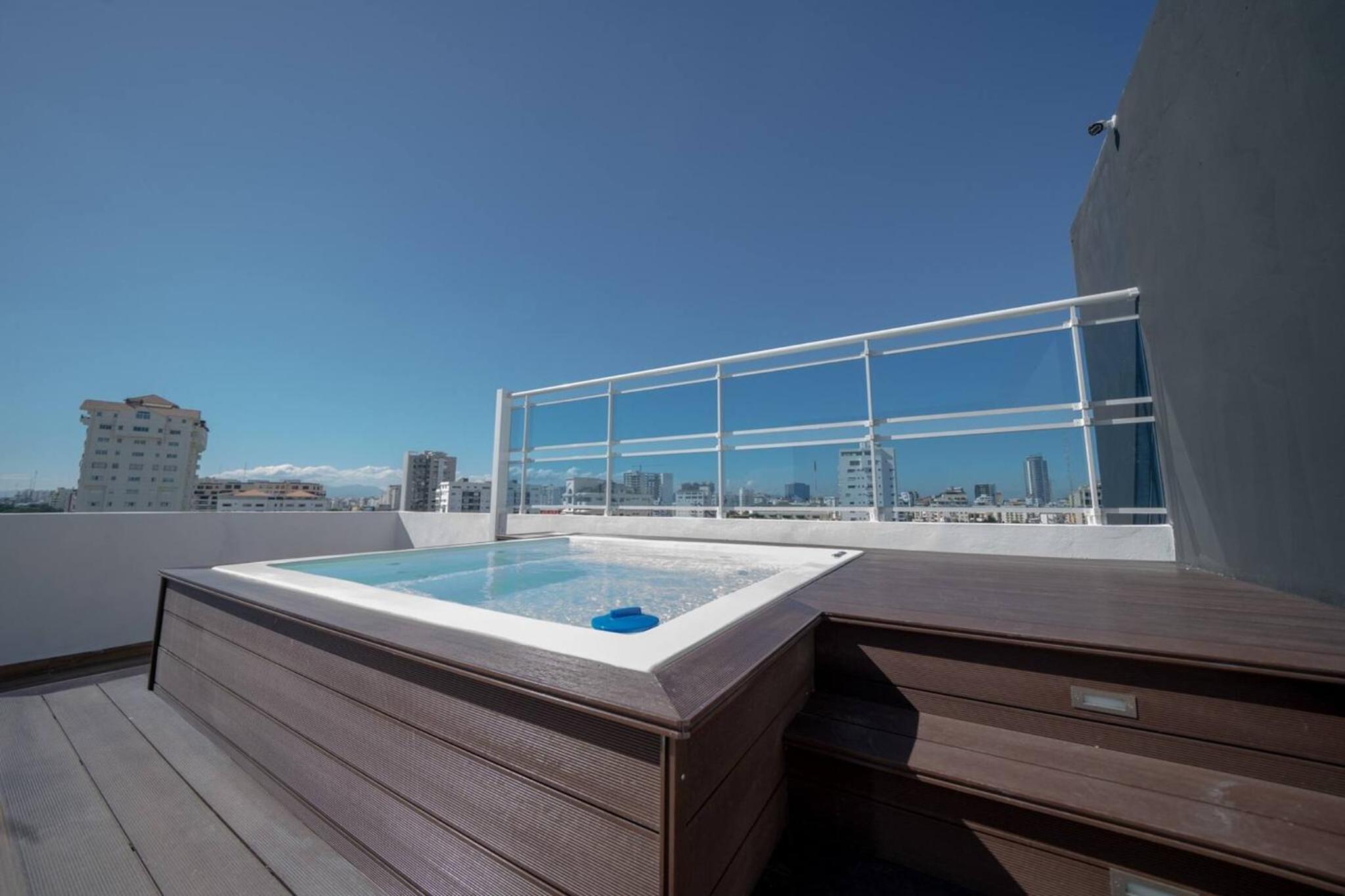 City View 2br Downtown Stylish view 4