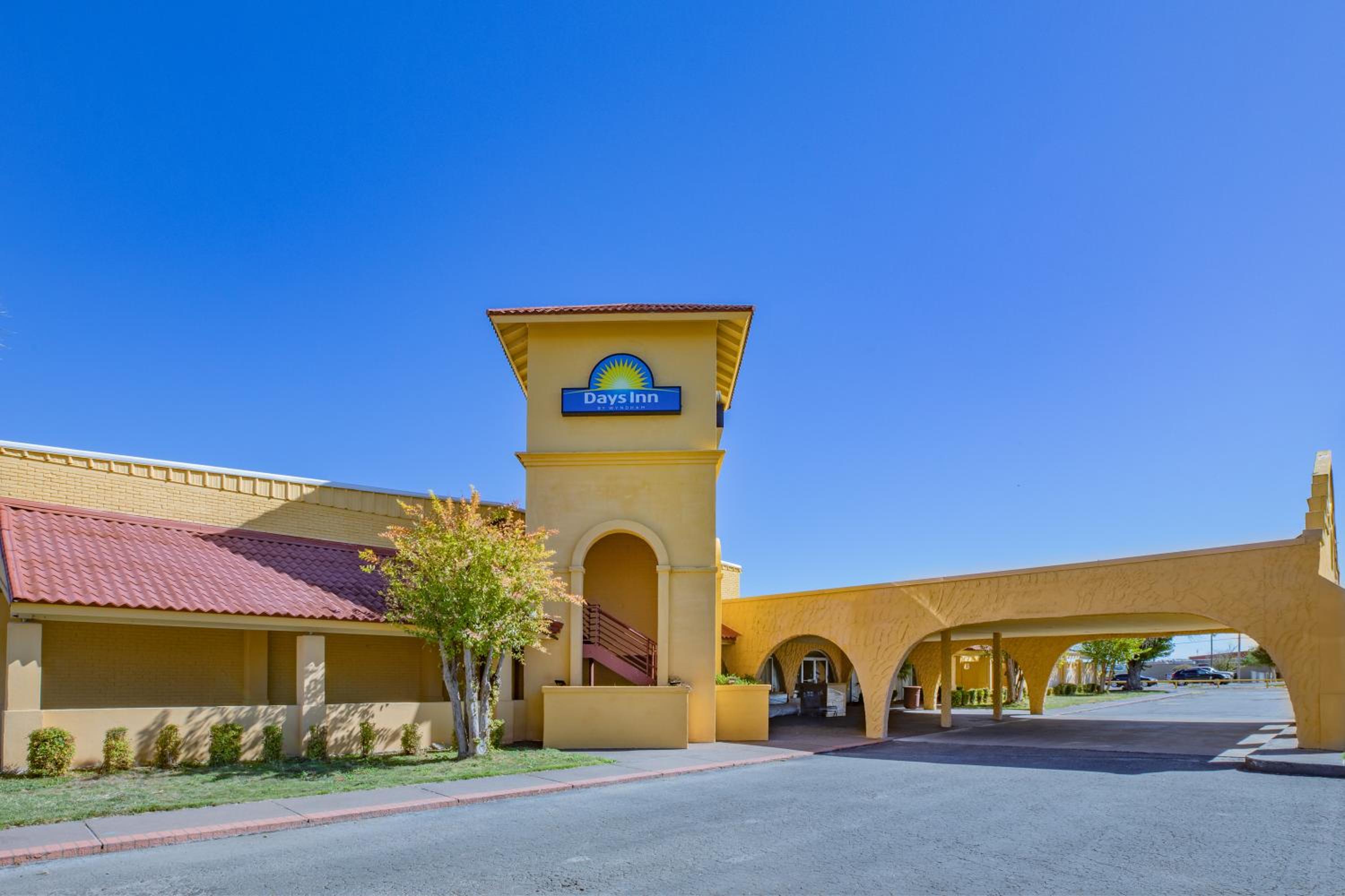 Del Rio Vacations - Days Inn by Wyndham Del Rio - Property Image 4