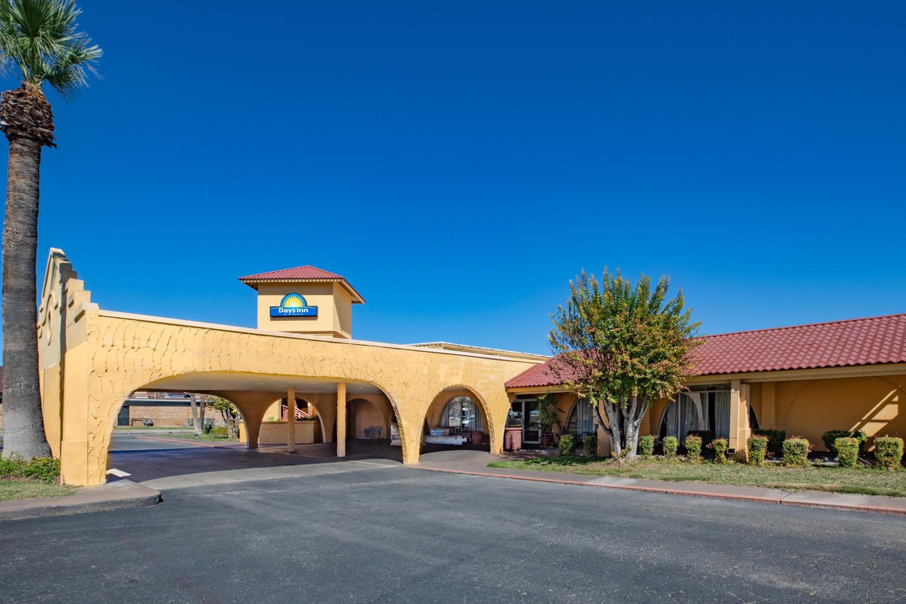 Del Rio Vacations - Days Inn by Wyndham Del Rio - Property Image 5