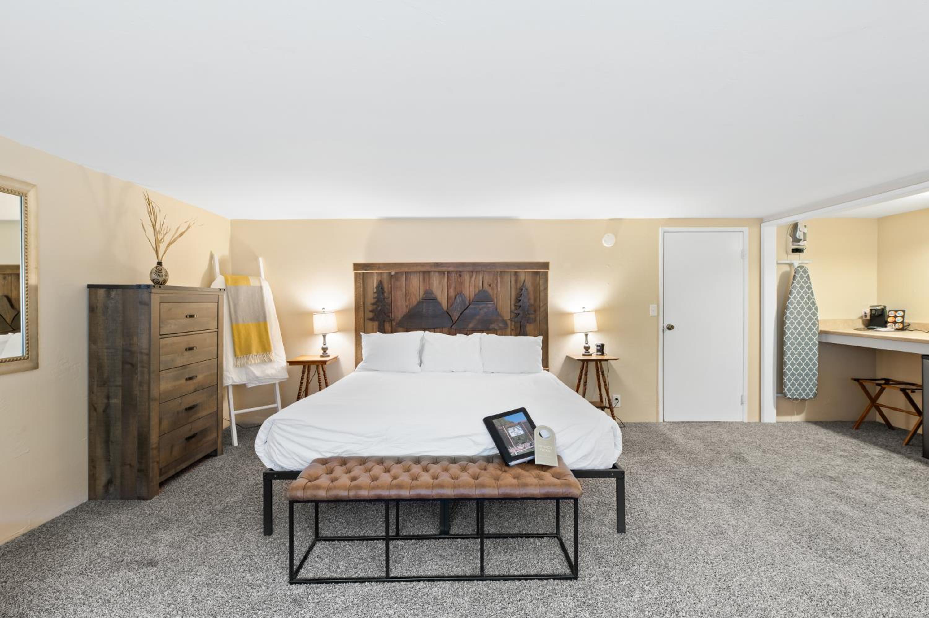Indian Creek Lodge