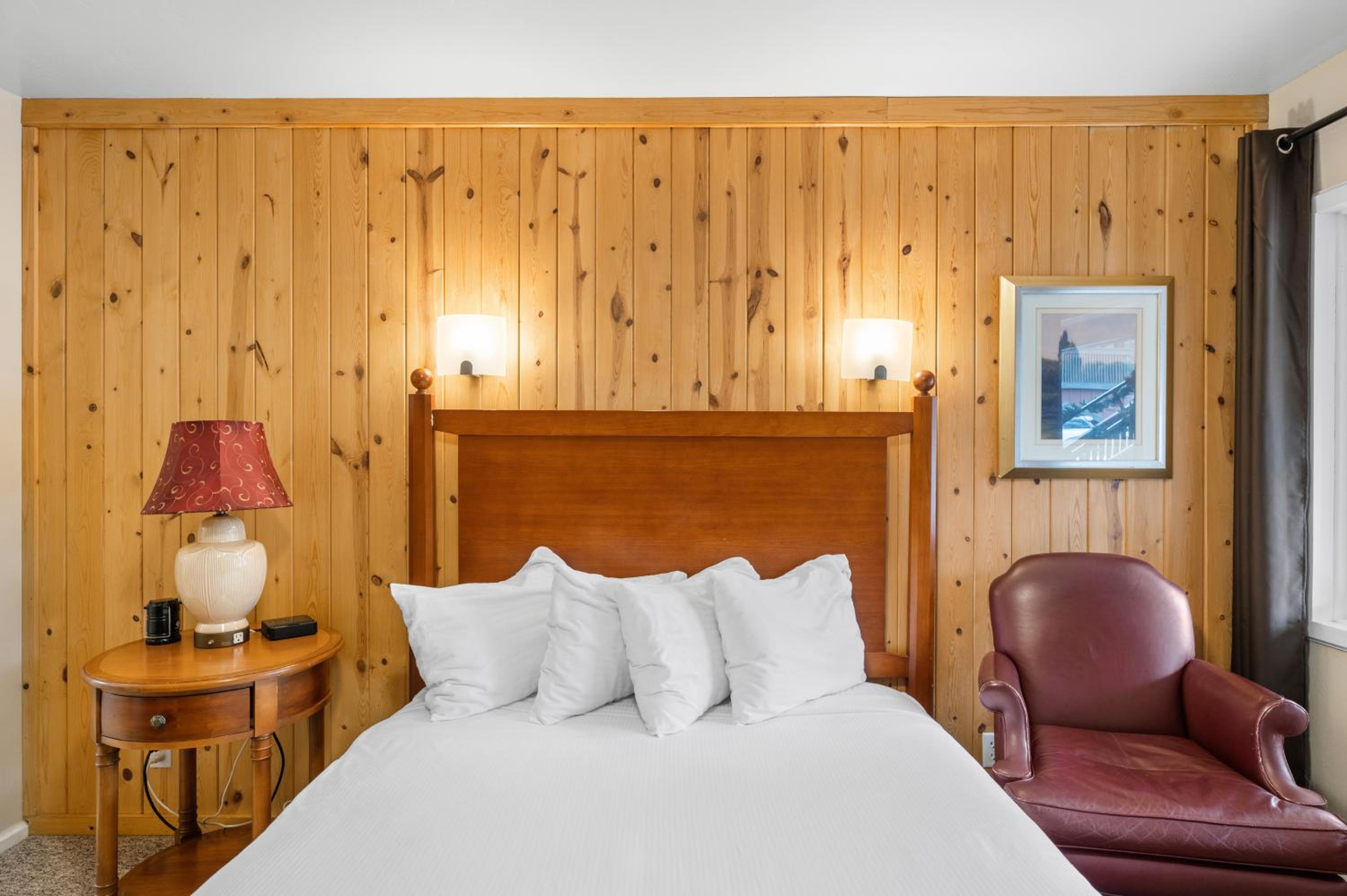 Indian Creek Lodge