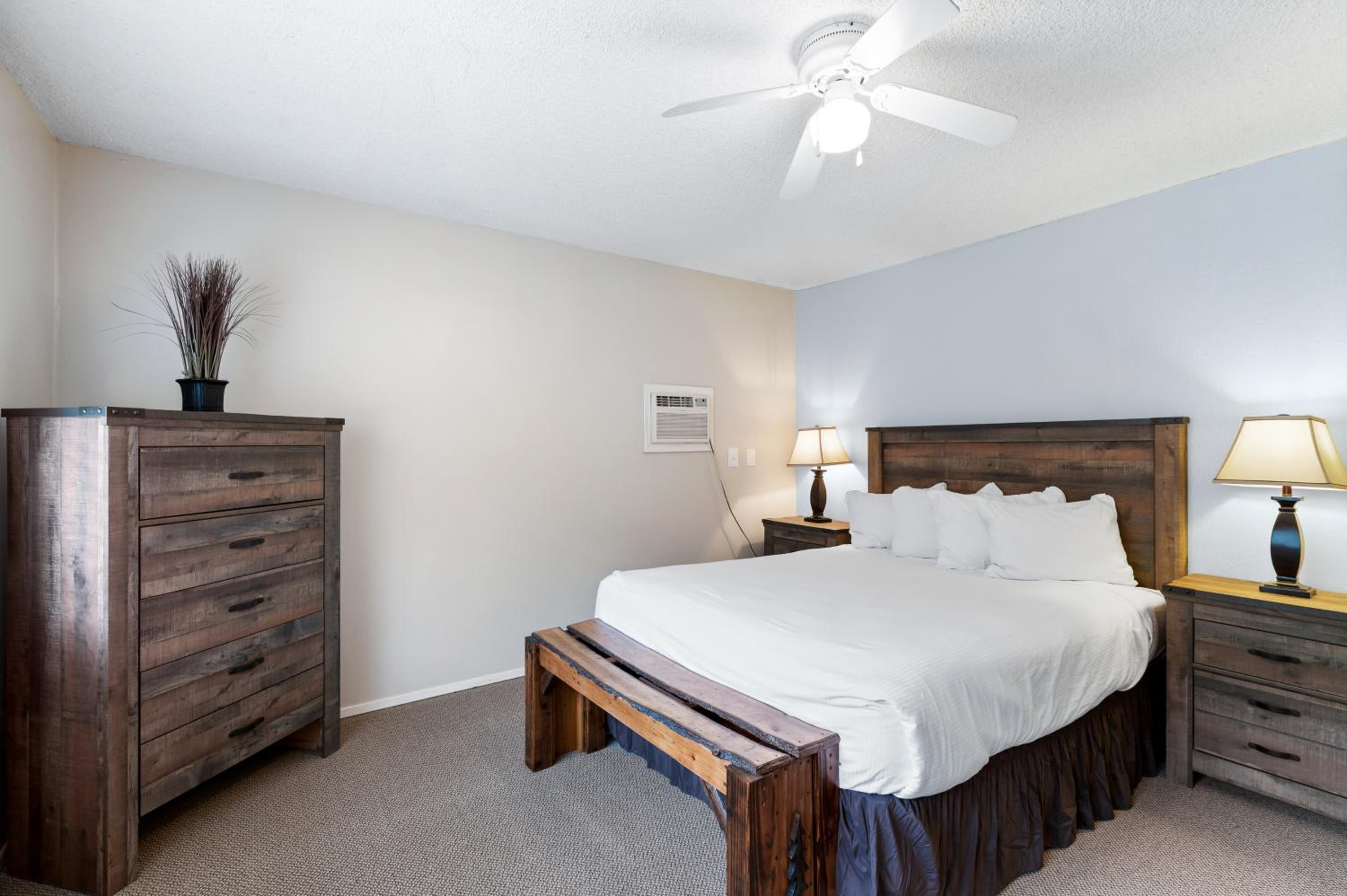Indian Creek Lodge