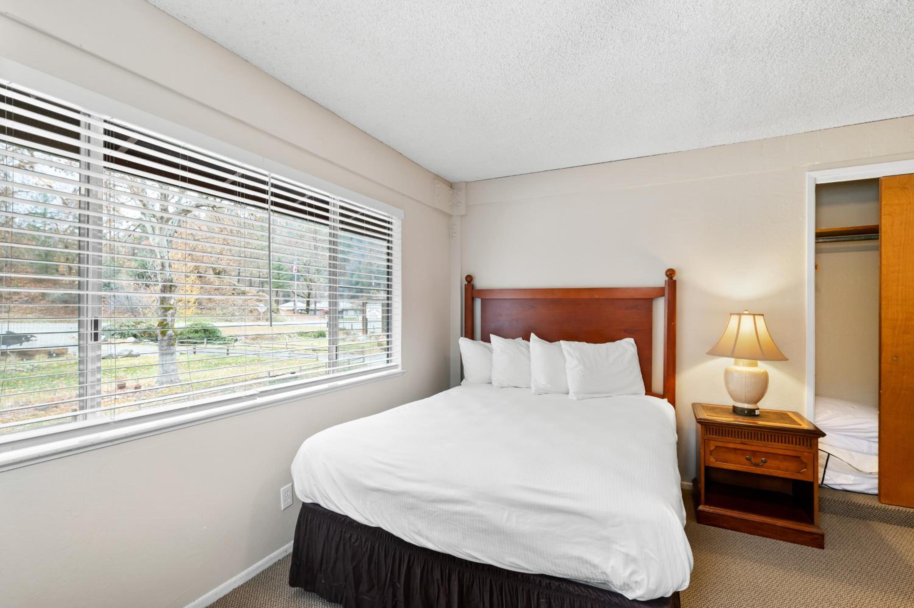 Indian Creek Lodge