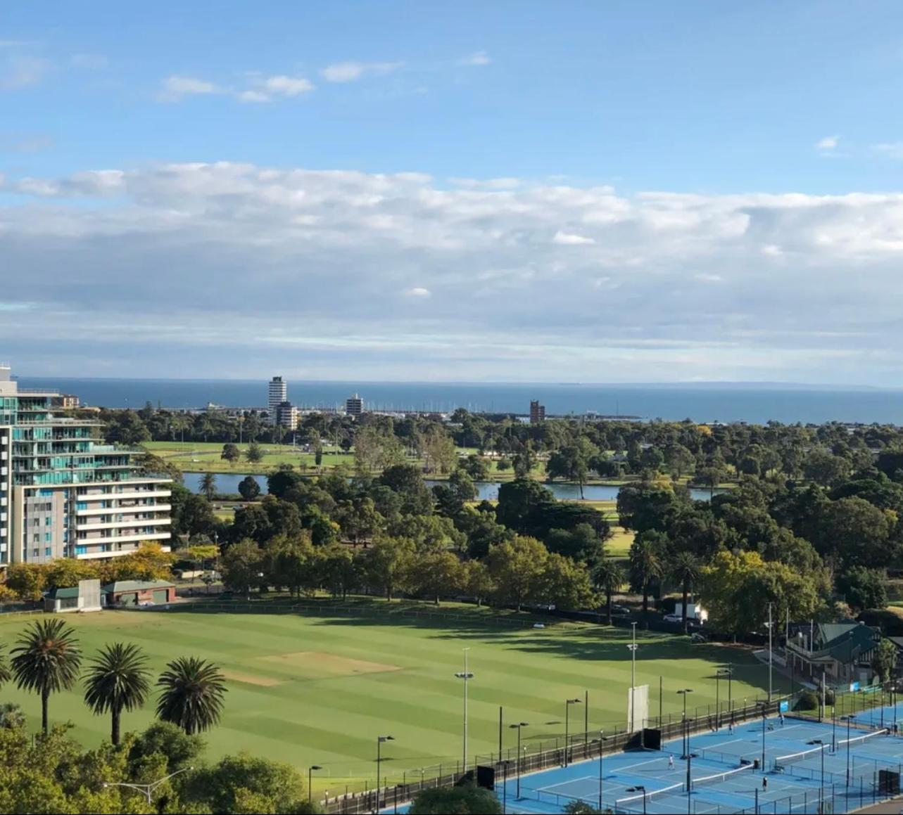 The Fawkner Apartment Bay-view pool/Gym Free Parking