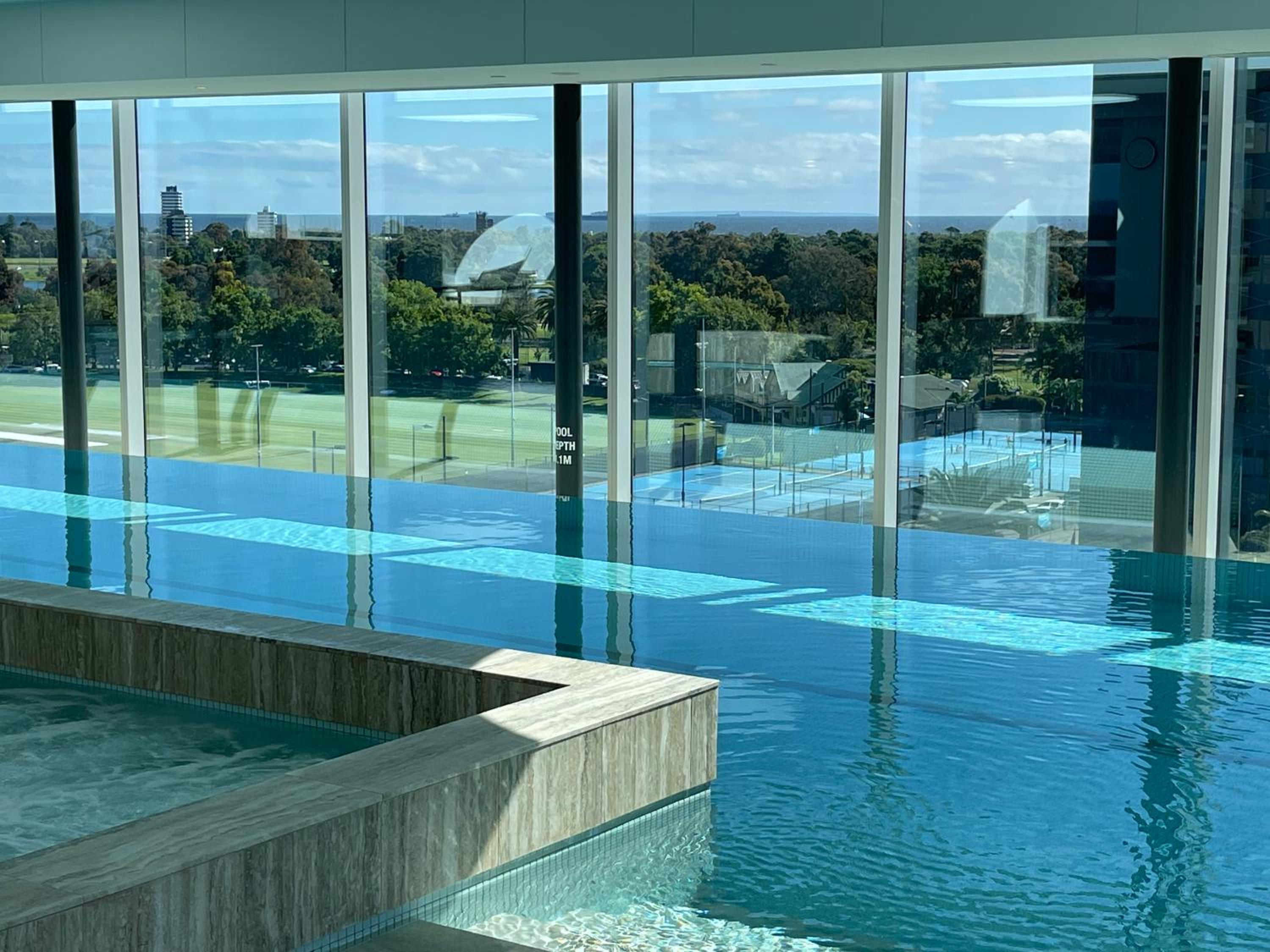 The Fawkner Apartment Bay-view pool/Gym Free Parking