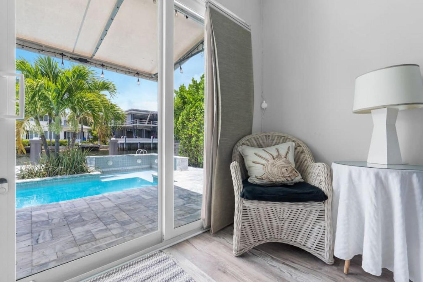 Casa Flamingo Intracoastal Front with Heated Pool - Image 4