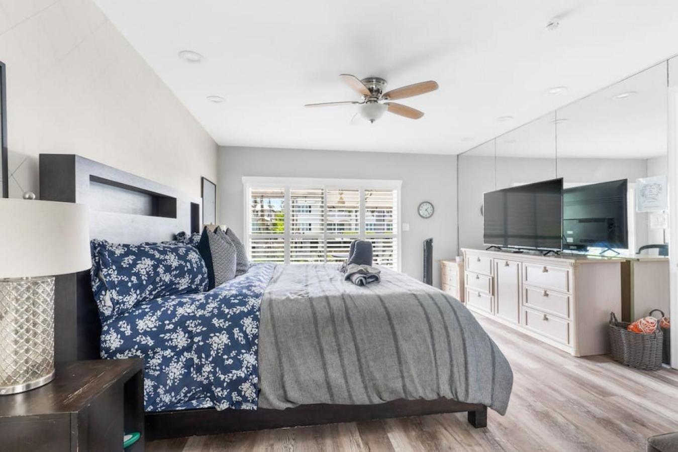 Casa Flamingo Intracoastal Front with Heated Pool - Image 2
