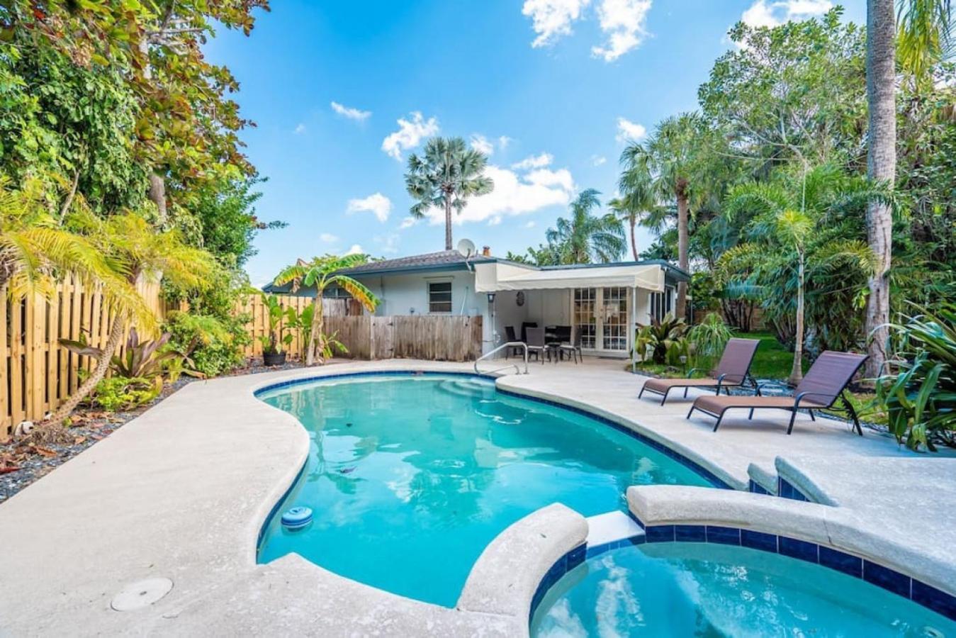 Wilton Tropical Oasis with Heated Pool and Hot Tub view 4