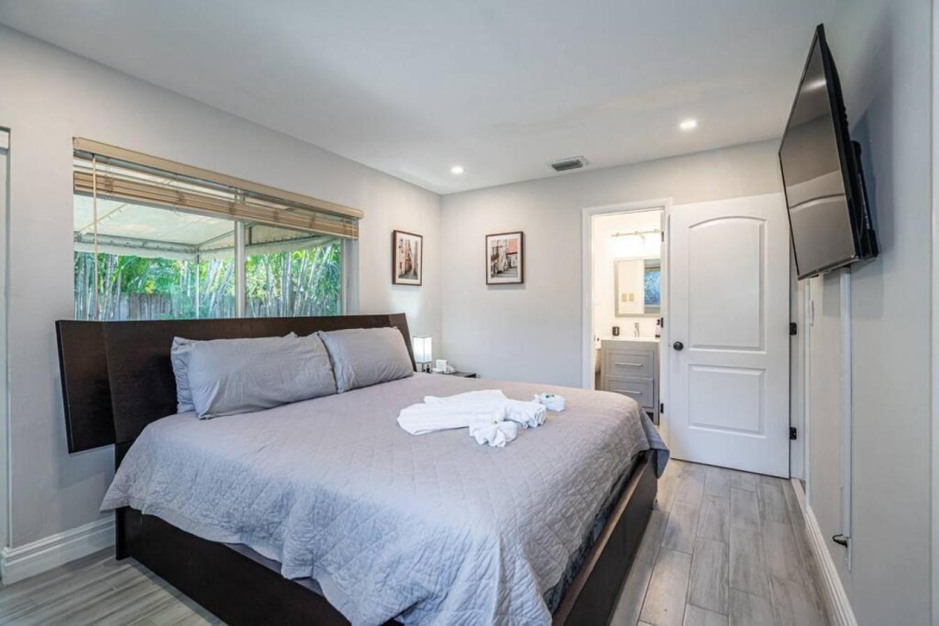 Wilton Tropical Oasis with Heated Pool and Hot Tub view 5