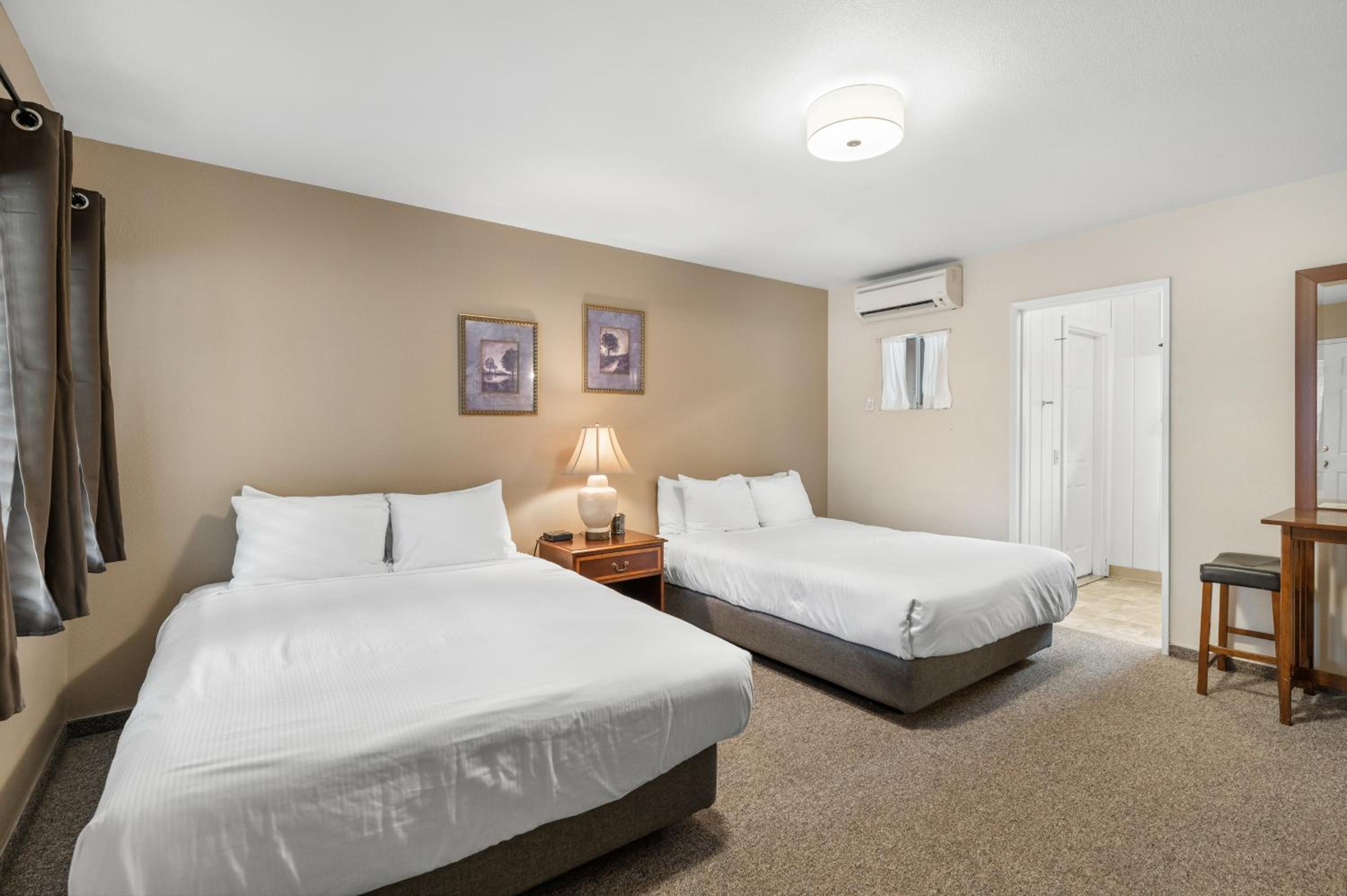 Indian Creek Lodge