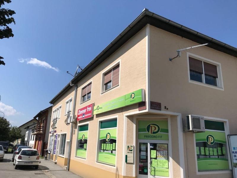 Hotel Sobe Zimmer Frei - Image 1