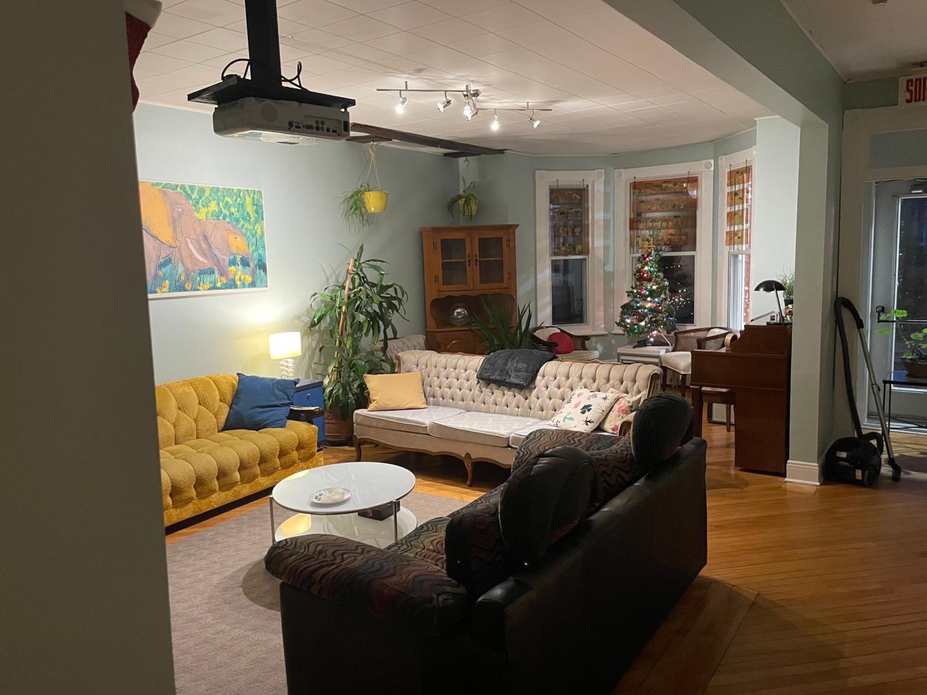 Trois-rivieres Vacations - Auberge du Monde - Property Image 2