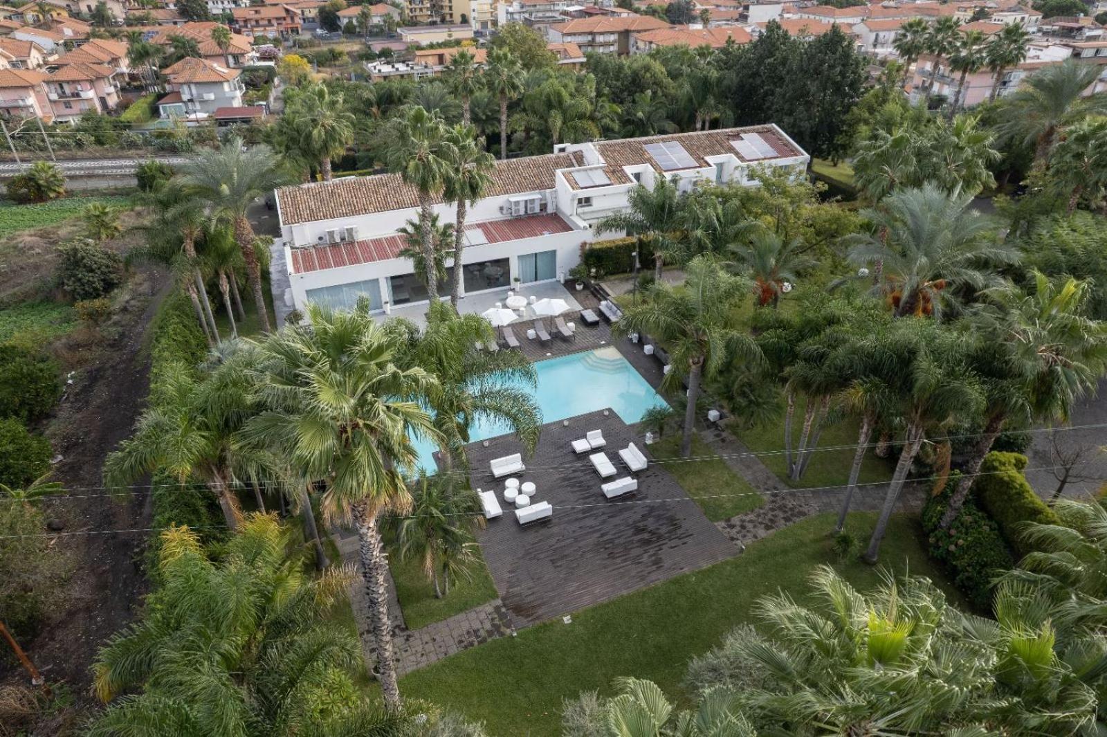 Villa Carlino House