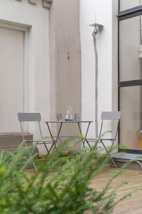 Designer loft in the city center view 4