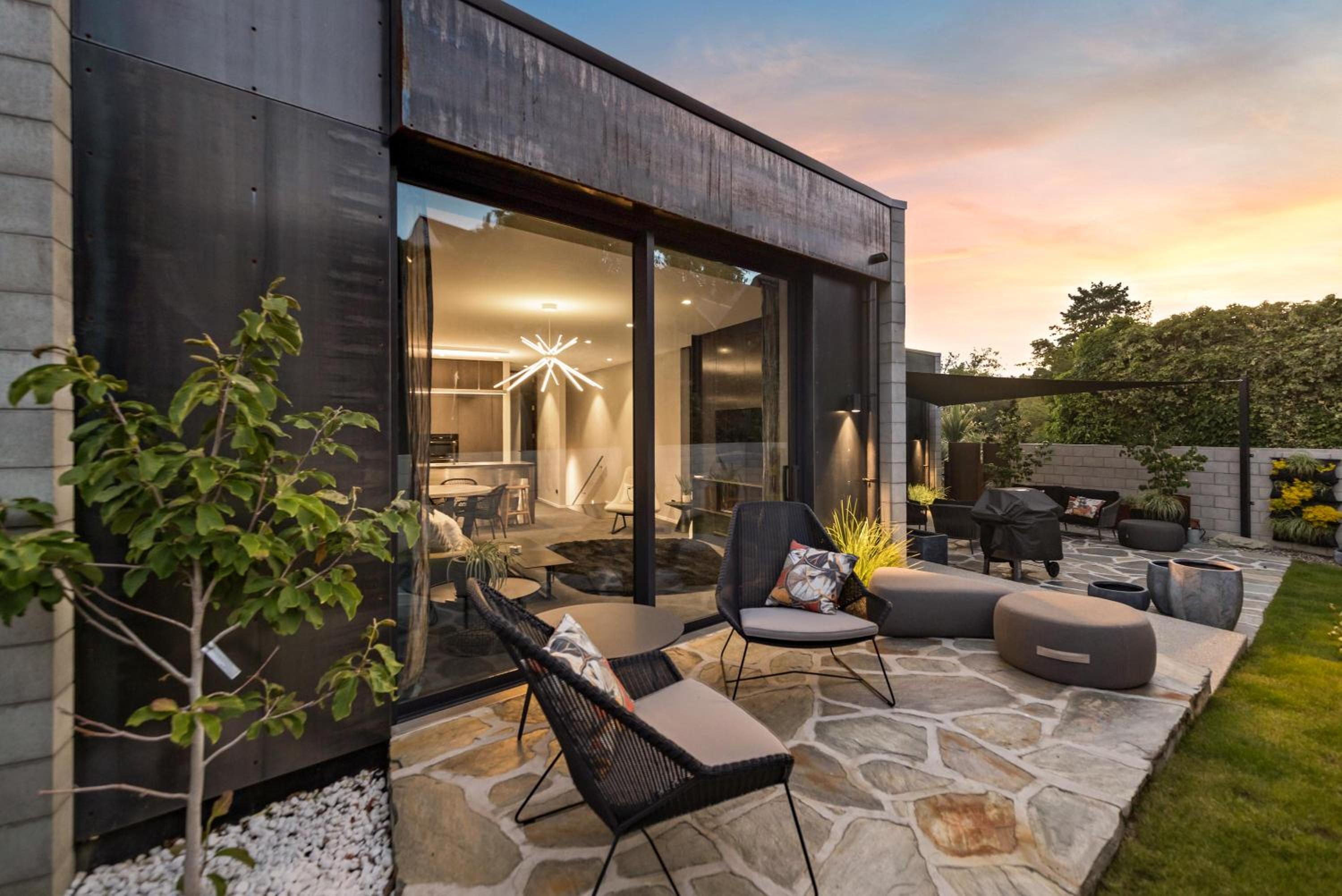 The Ivy Box Apartment