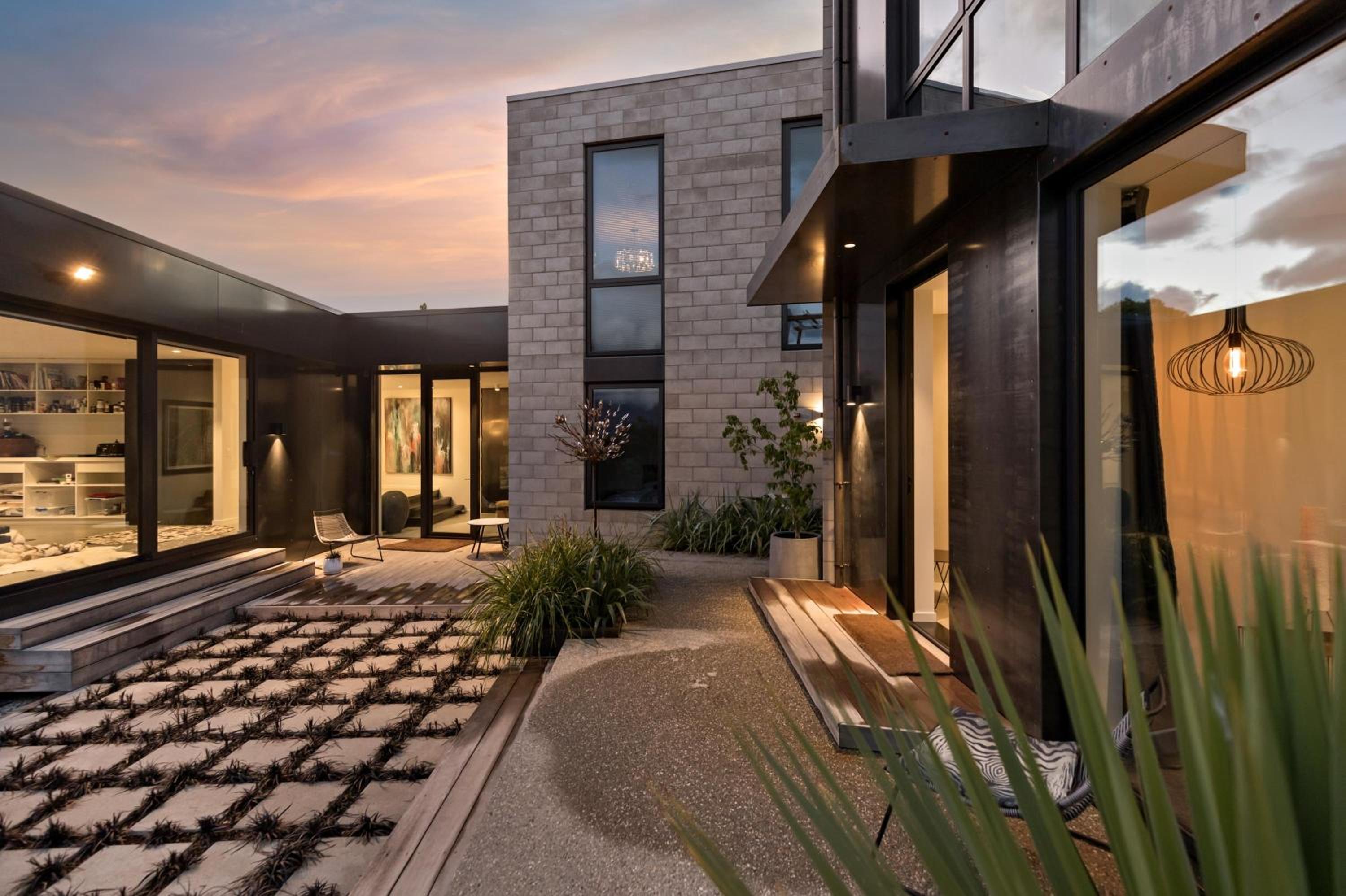 The Ivy Box Apartment