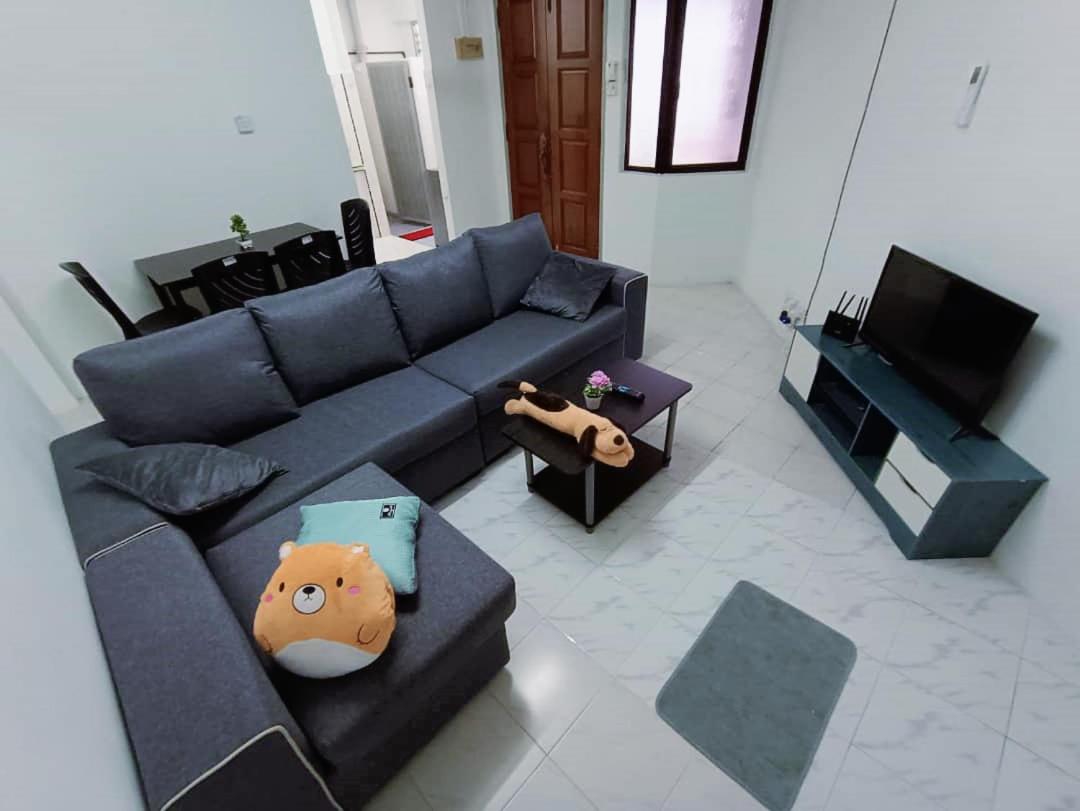 Jo-Rumah 3 Bedroom Apartment Jelutong Georgetown Penang Free WIFI photo 1