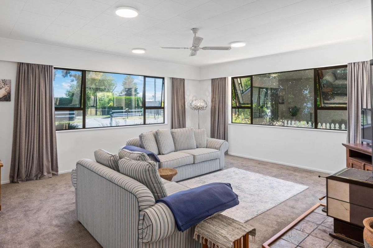 Mahuta Magic - Five Mile Bay Holiday Home view 2