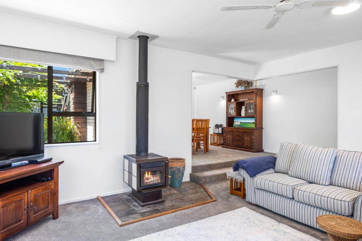 Mahuta Magic - Five Mile Bay Holiday Home view 3
