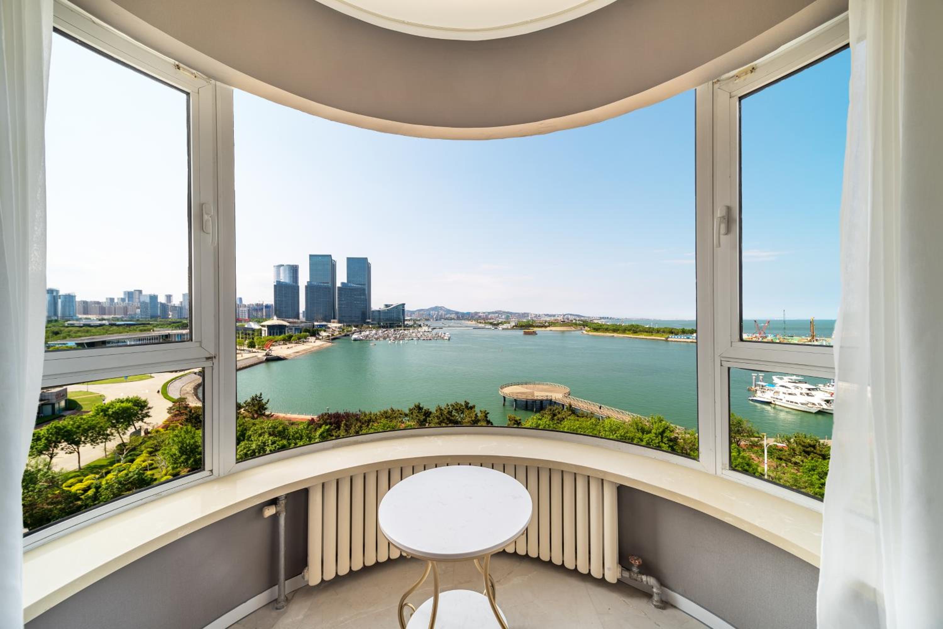 Cloud & Sea Boutique Apartment