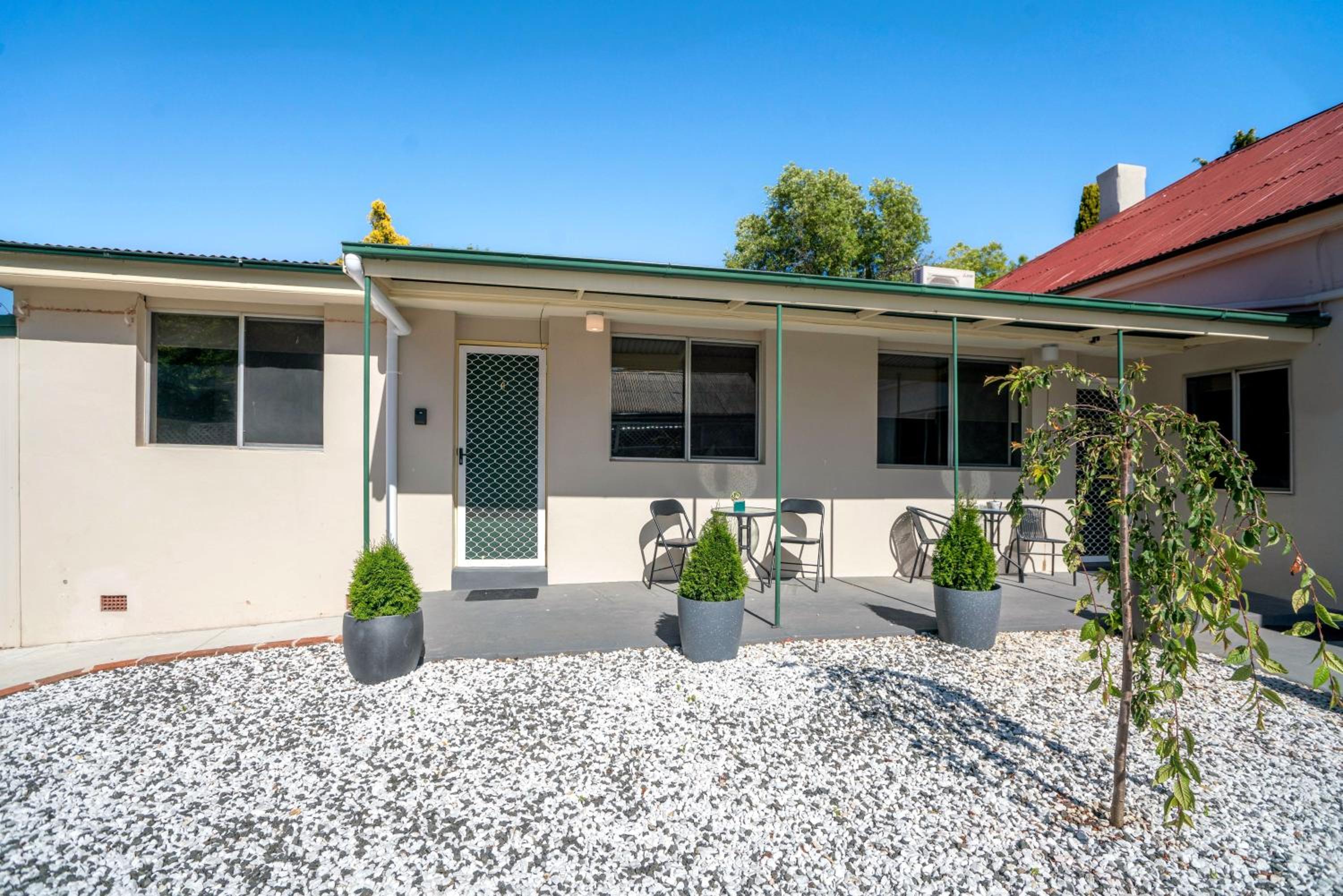 One Bedroom Apartment on Summer - No 4 Near CBD