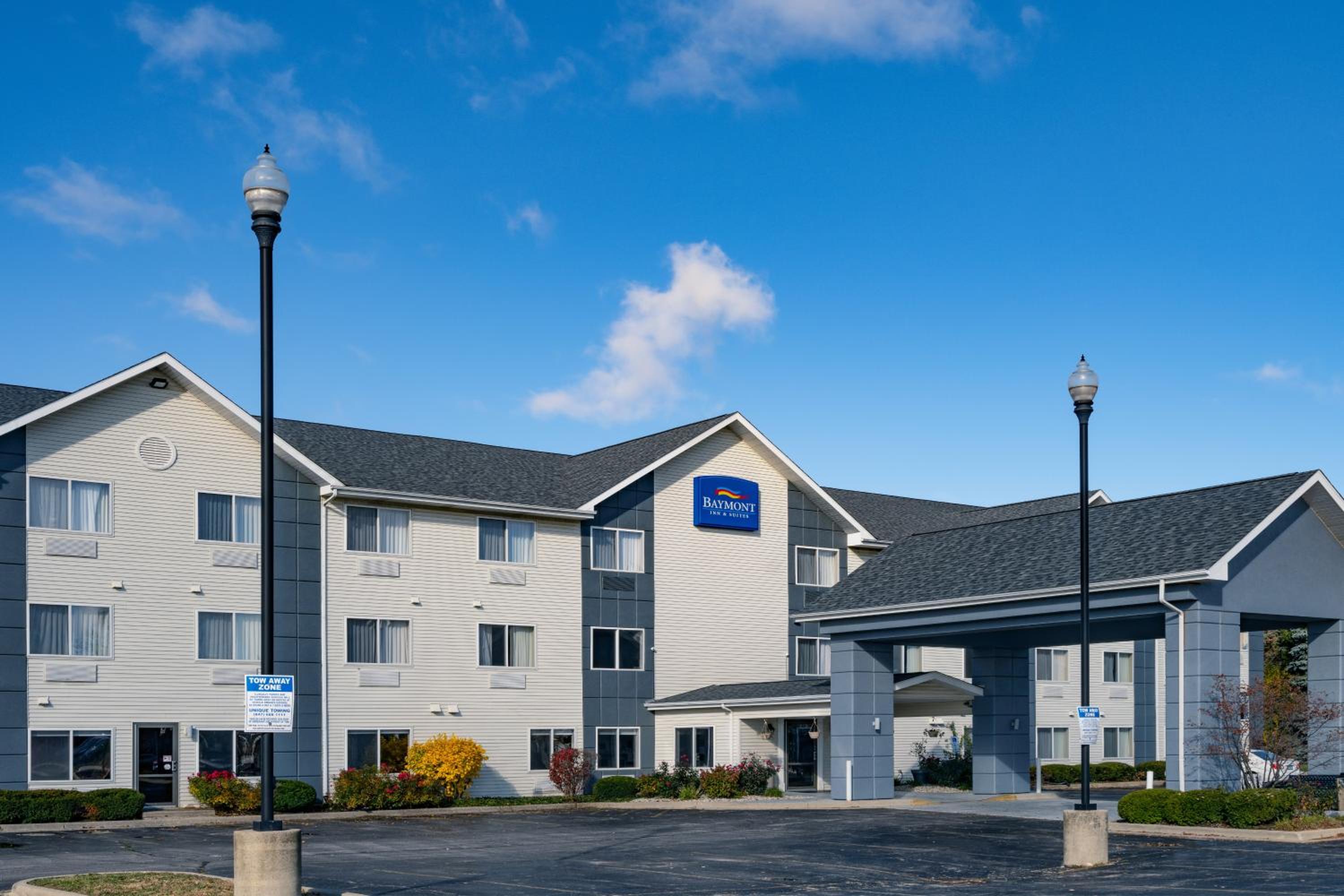 Gurnee Vacations - Baymont by Wyndham Gurnee - Property Image 39