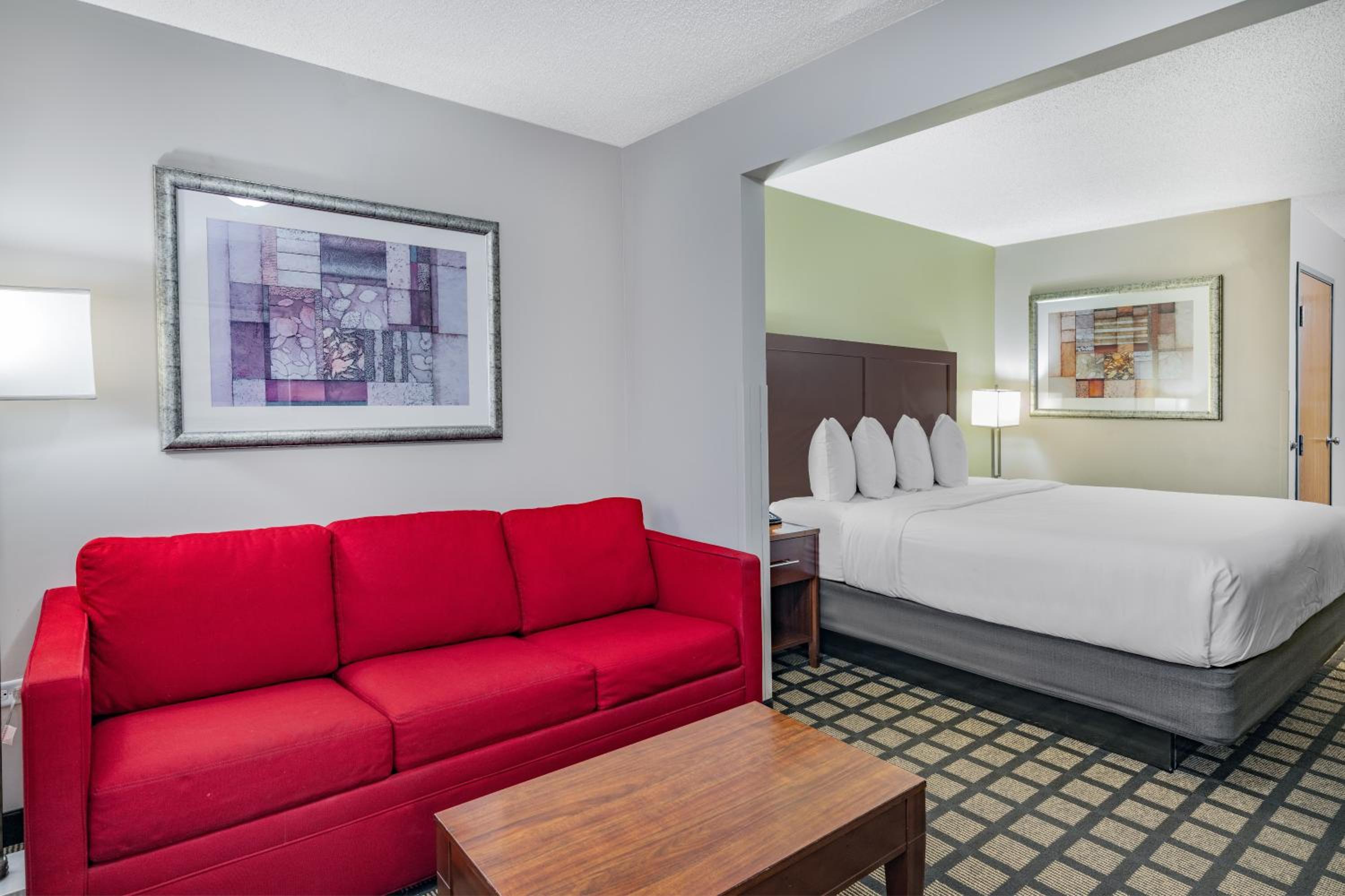 Gurnee Vacations - Baymont by Wyndham Gurnee - Property Image 6