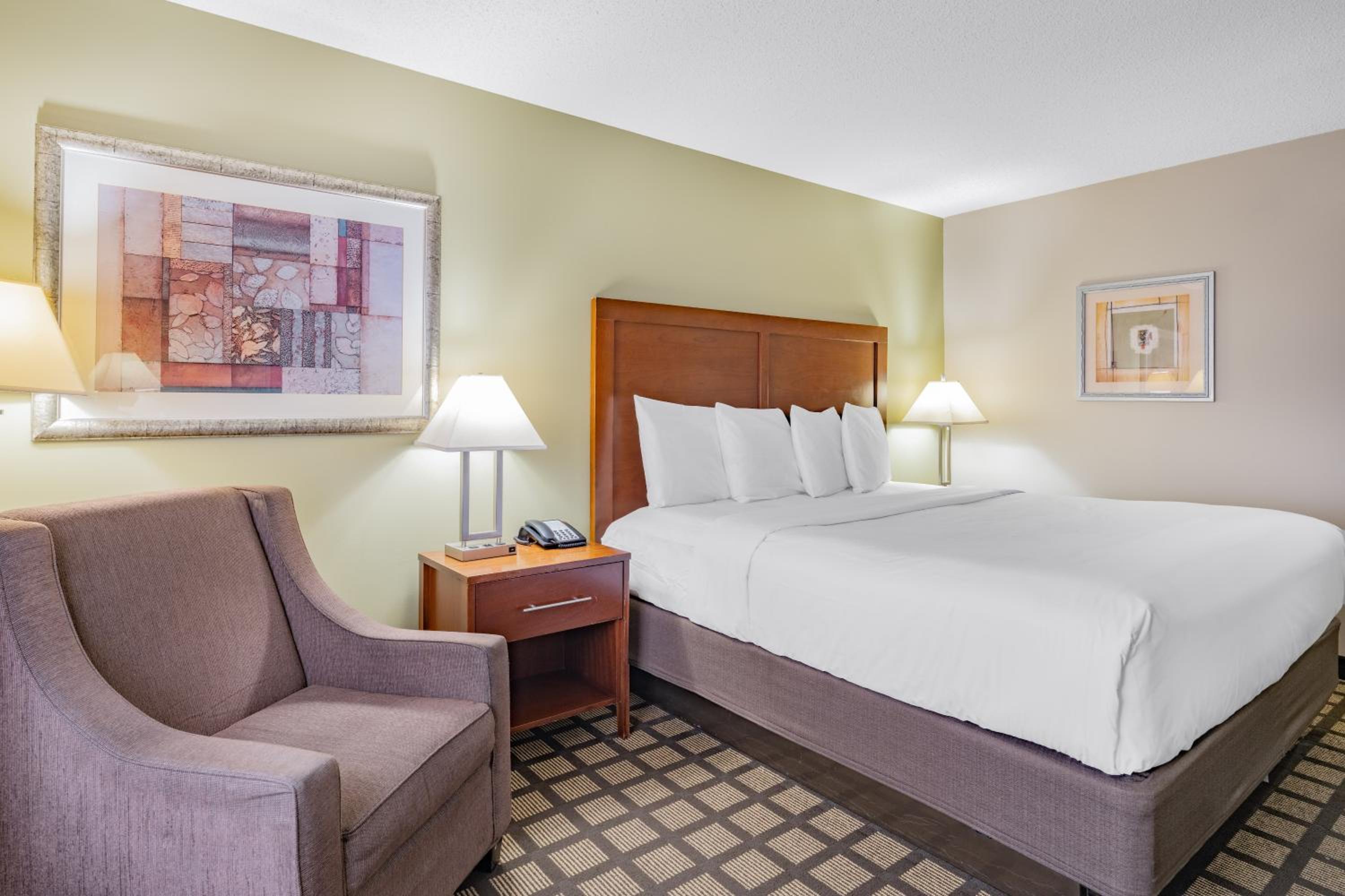 Gurnee Vacations - Baymont by Wyndham Gurnee - Property Image 15