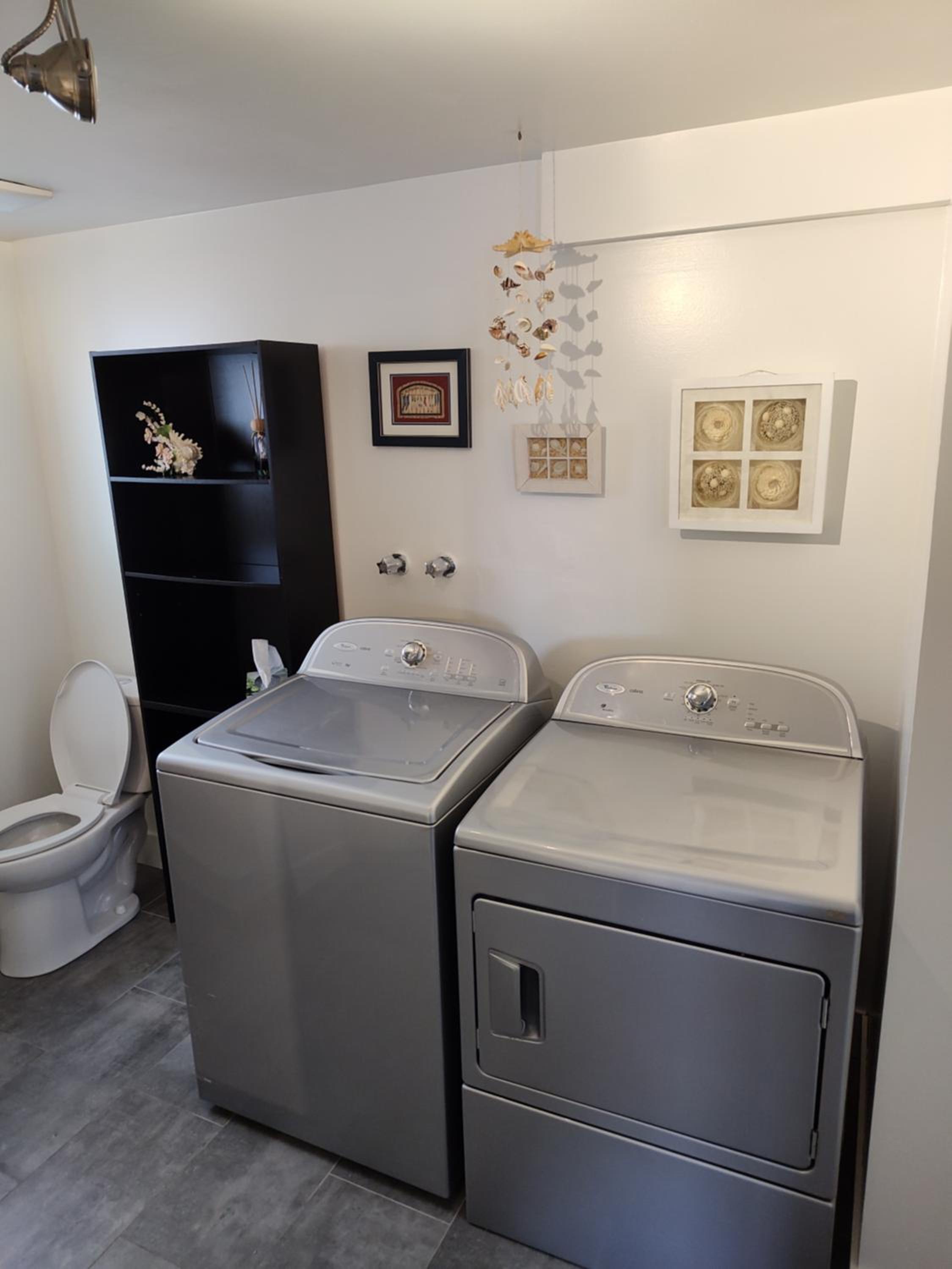Tranquil & Tasteful One Bdrm Private Suite NE
