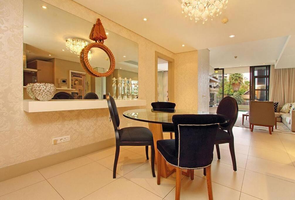 Luxury Villa in V&A Waterfront view 2