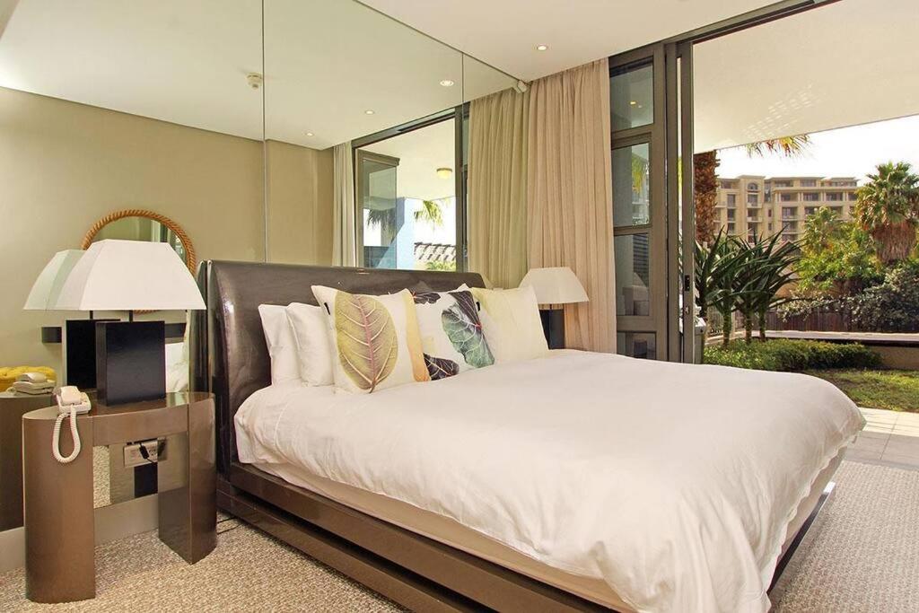 Luxury Villa in V&A Waterfront view 3