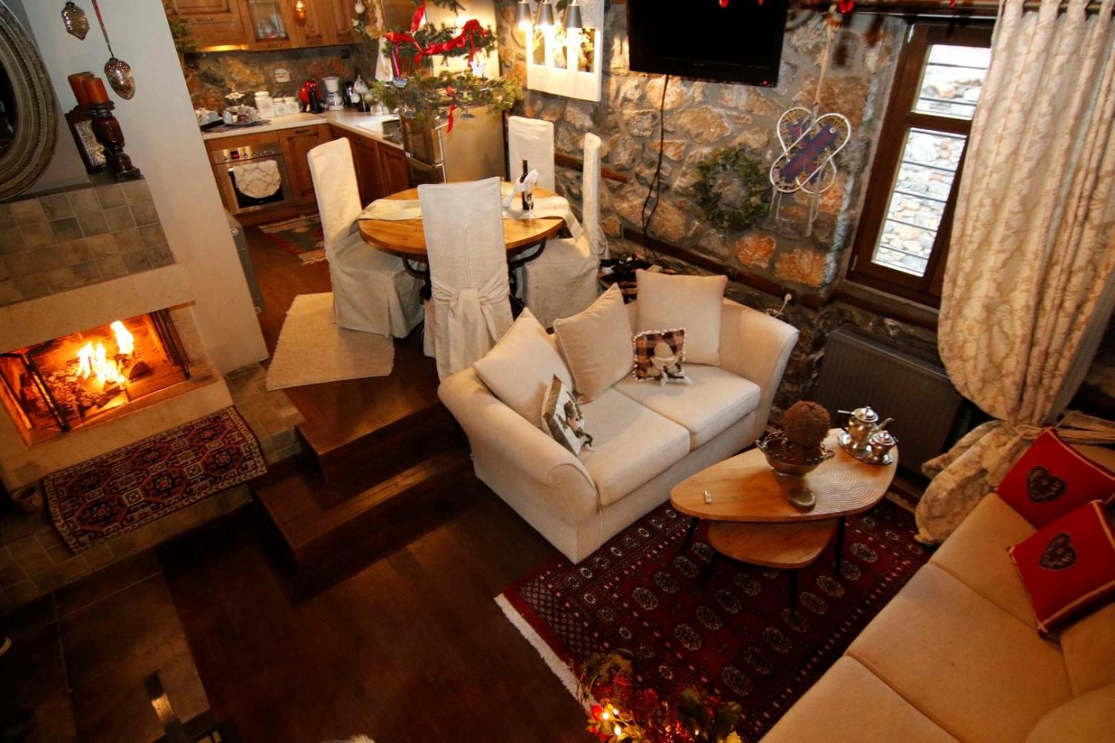 Charming 3-storey Loft with fireplace view 2