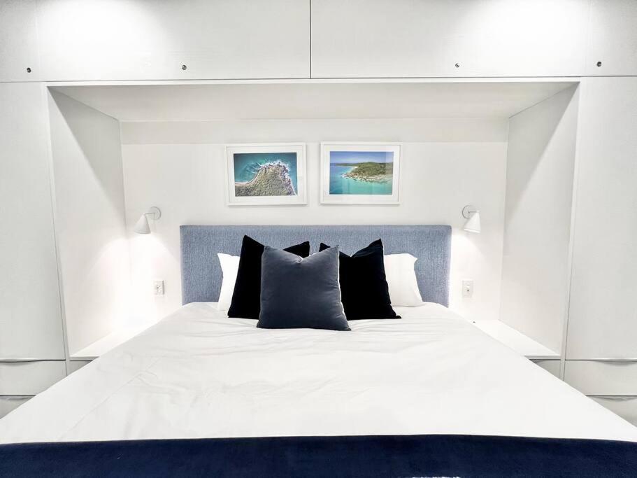 18OB Absolute Beachfront - Noosa Main Beach