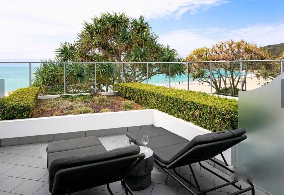 18OB Absolute Beachfront - Noosa Main Beach