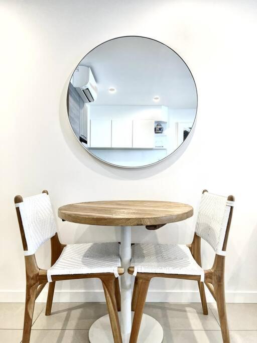 18OB Absolute Beachfront - Noosa Main Beach