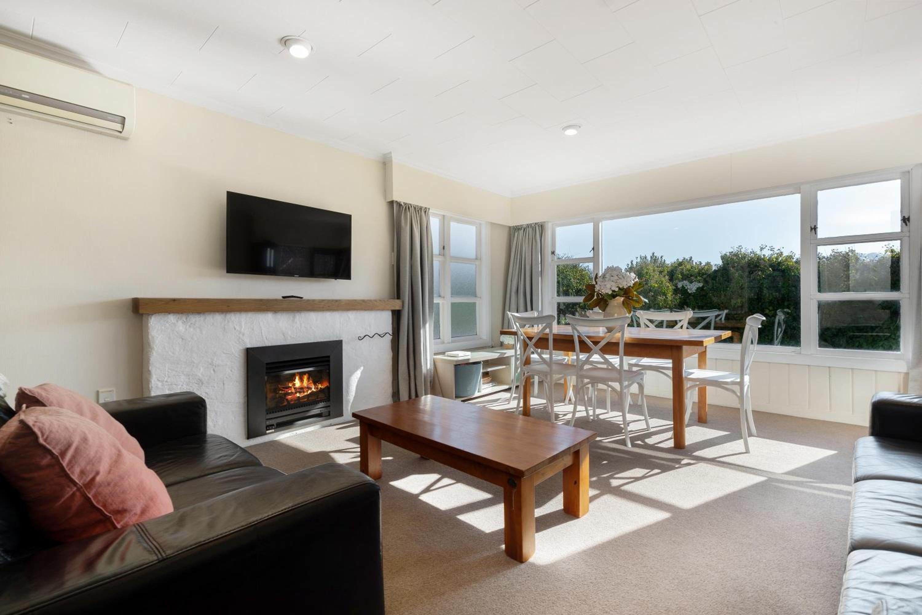Townside Treat - Wanaka Holiday Home