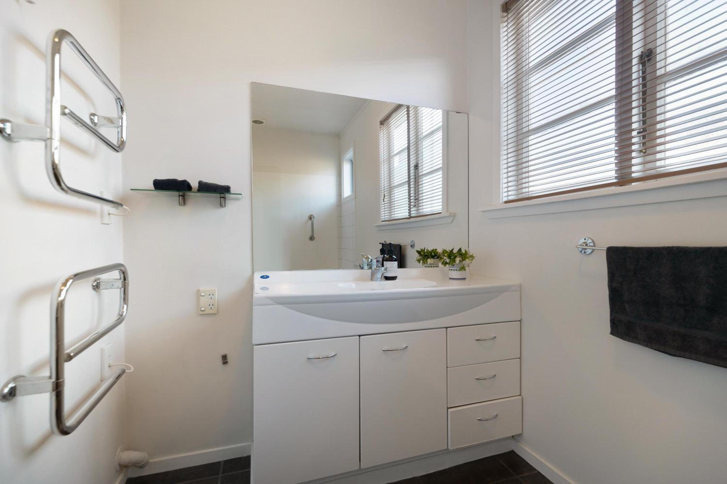 Townside Treat - Wanaka Holiday Home