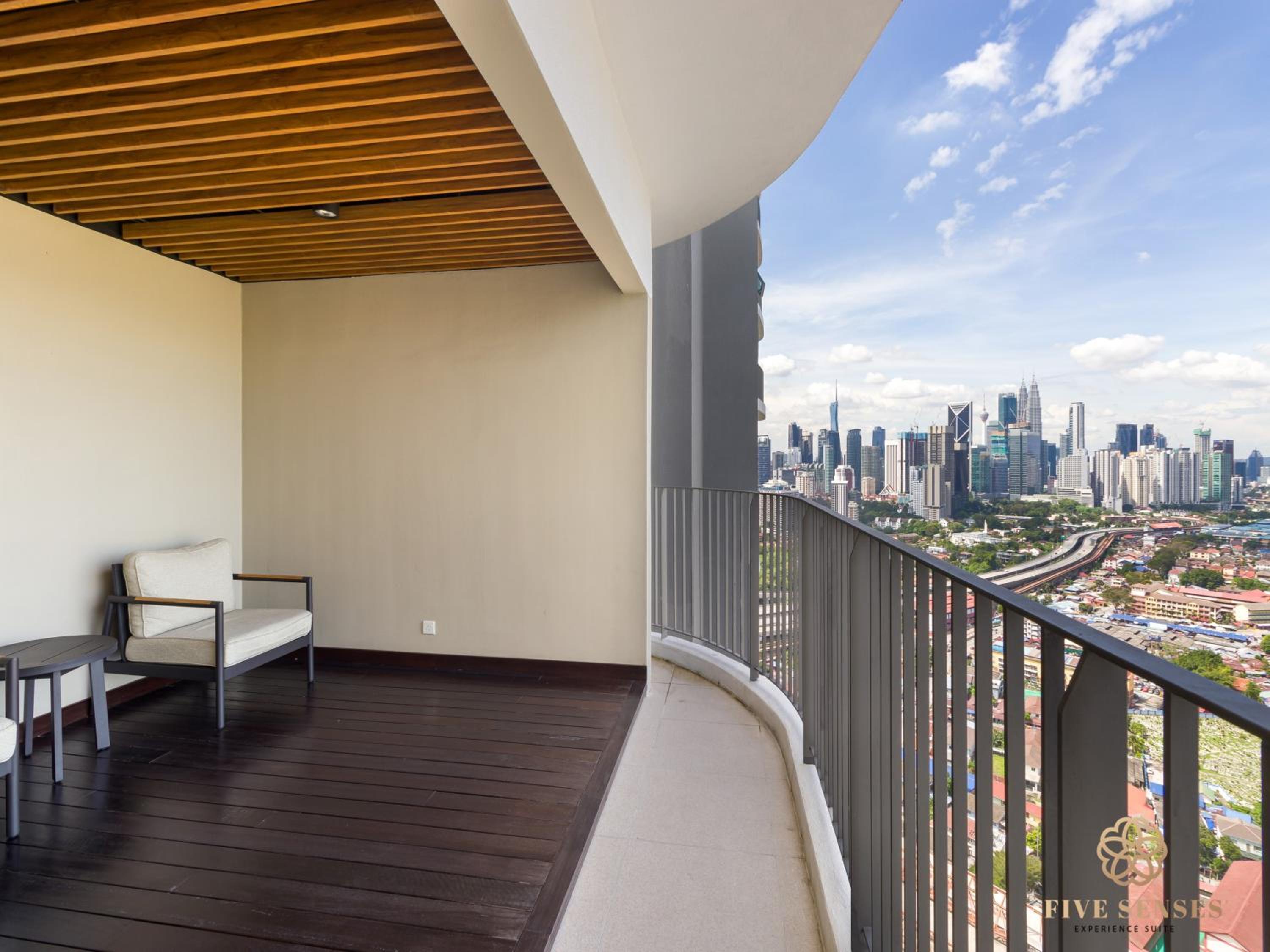Datum Jelatek Sky Residence KLCC, Five Senses