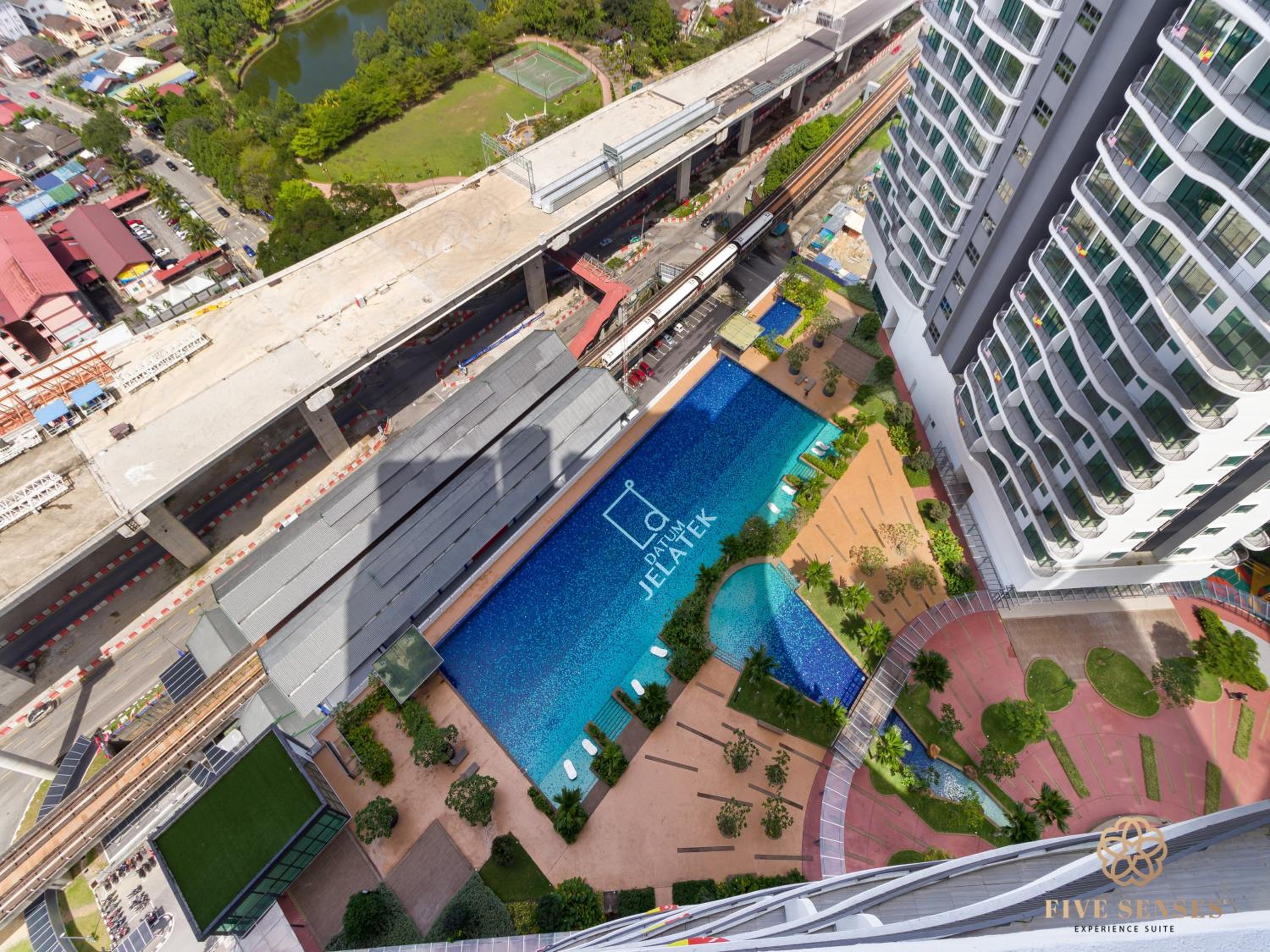 Datum Jelatek Sky Residence KLCC, Five Senses