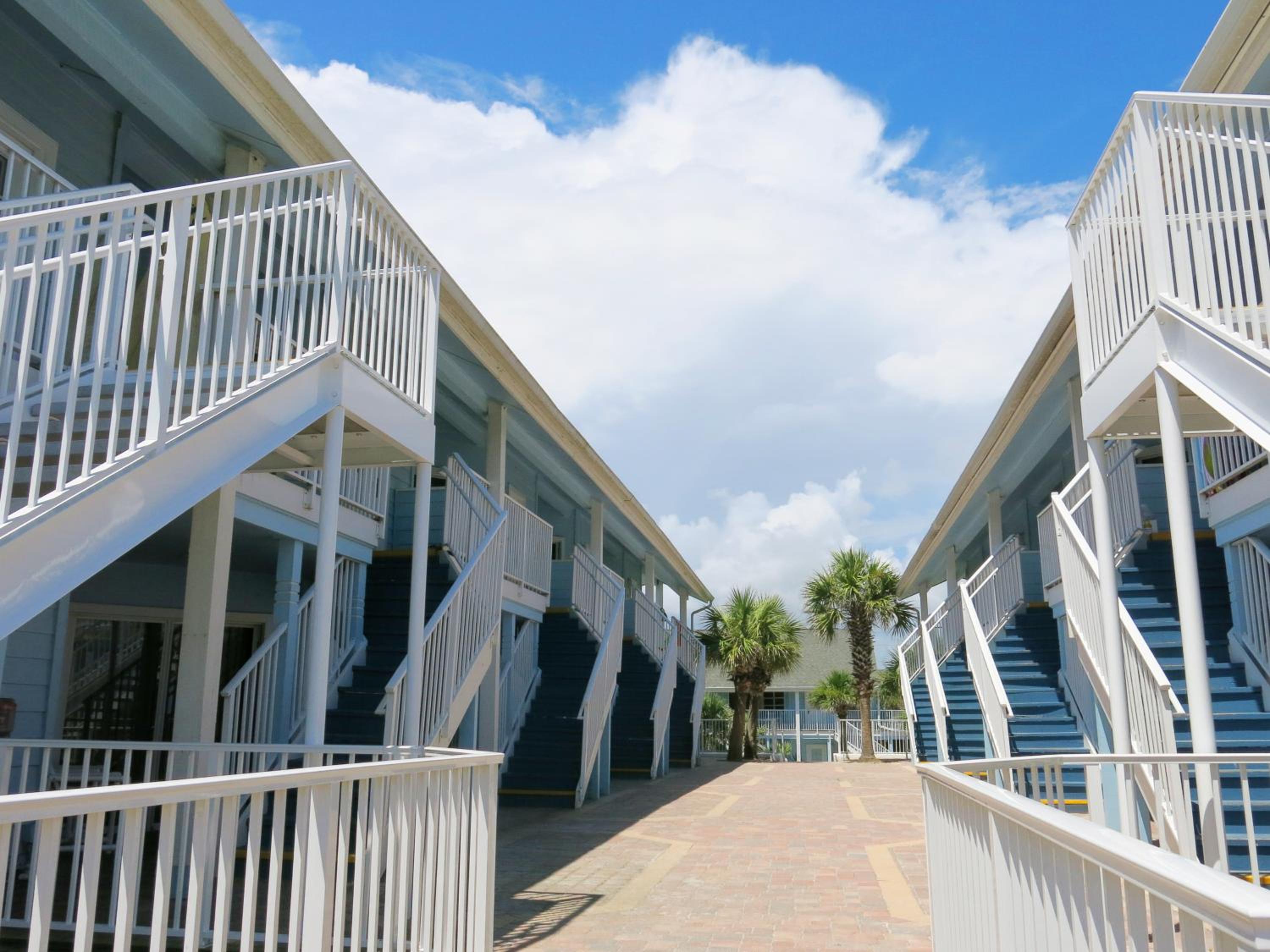 New Smyrna Waves MOD Collection by Sonesta