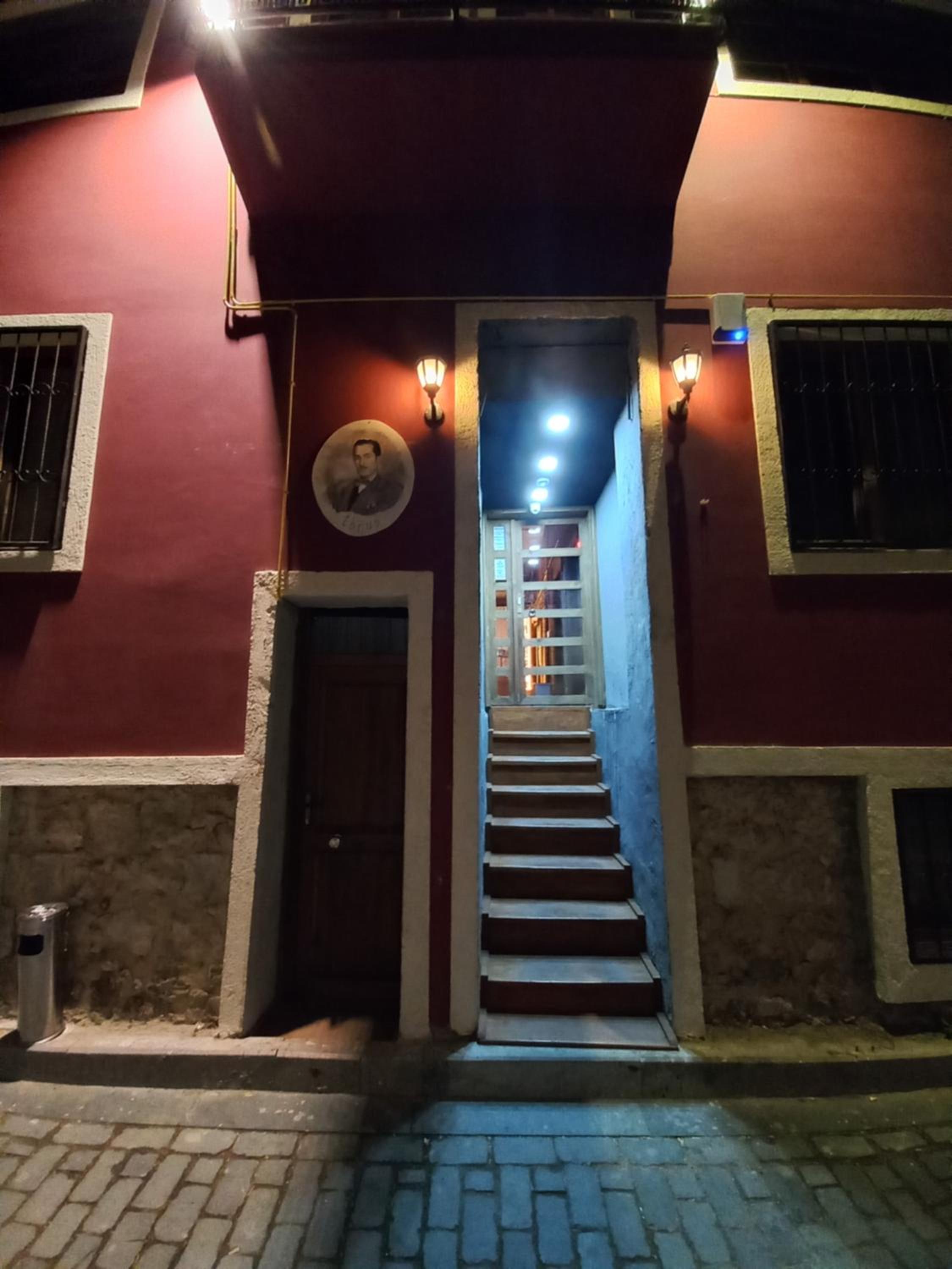 Berlin Hostel & Street