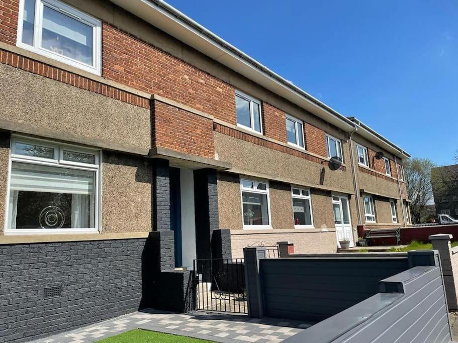New boutique 3 bedroom apartment in Hamilton view 3