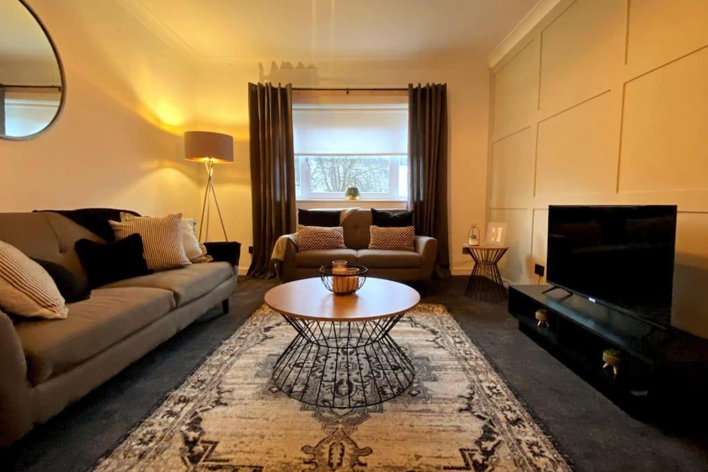 New boutique 3 bedroom apartment in Hamilton view 4
