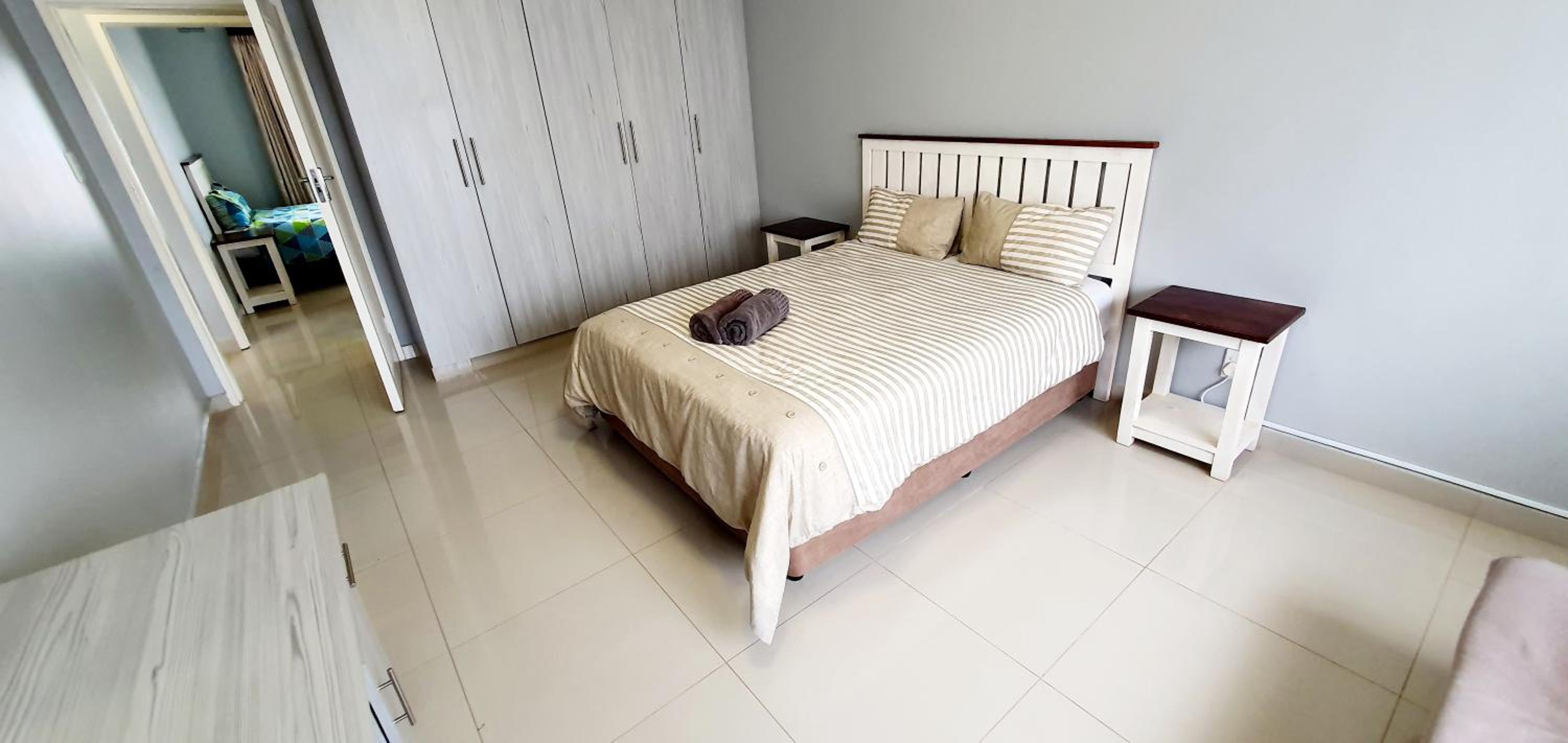 Mermel 4 - Sleeps 6 - Overlooking Margate Lagoon! view 4