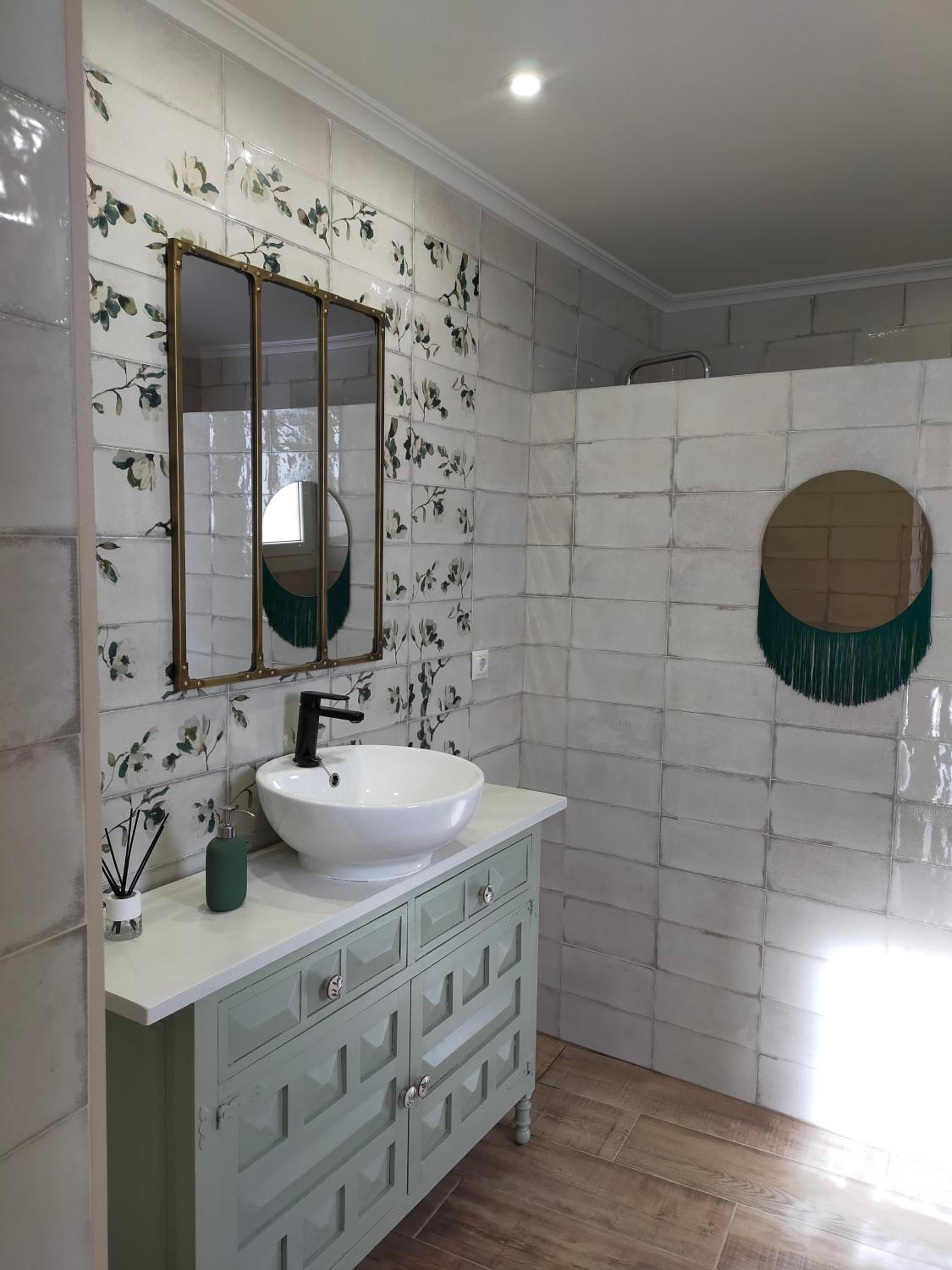 LA CASA DE LA HUERTA Stylish family cottage in Malaga countryside