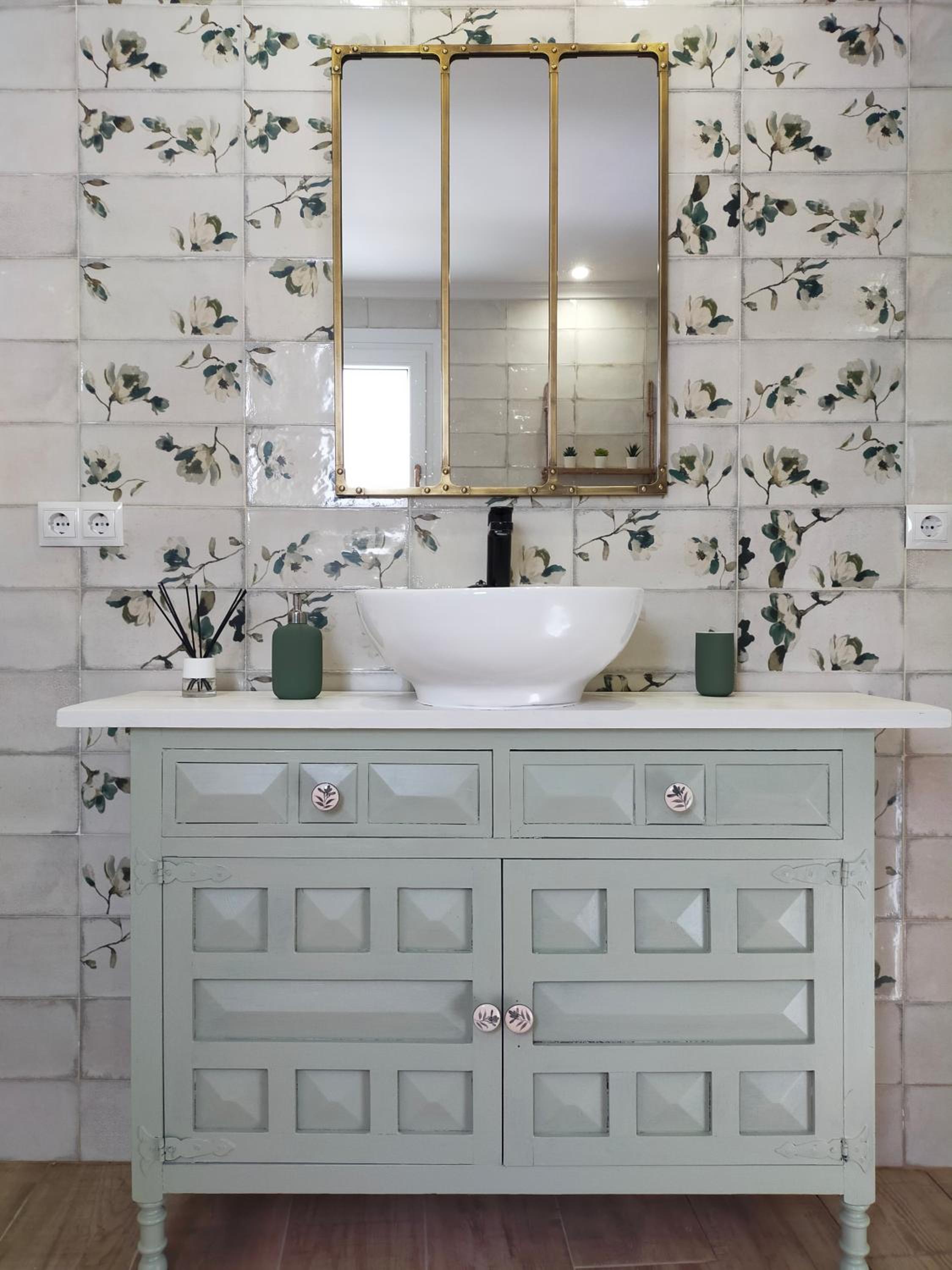LA CASA DE LA HUERTA Stylish family cottage in Malaga countryside