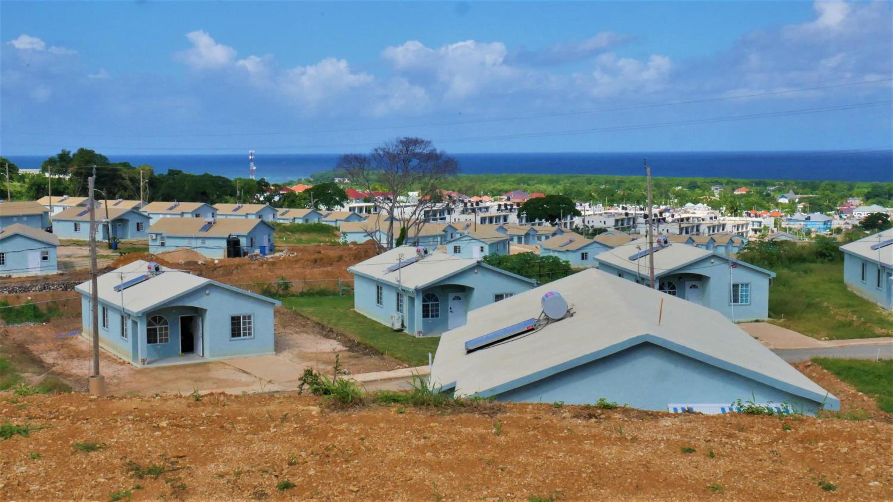 Lux Sea View Camelot Village Discovery Bay view 4